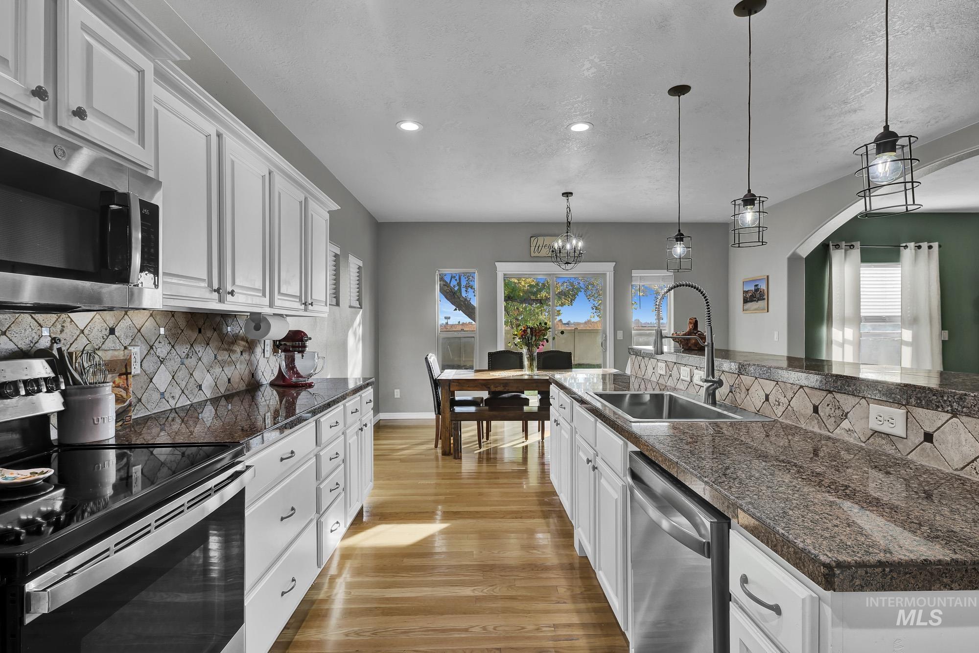 10817 Cloudless St, Nampa, Idaho 83687, 5 Bedrooms, 2.5 Bathrooms, Residential For Sale, Price $469,000,MLS 98967461