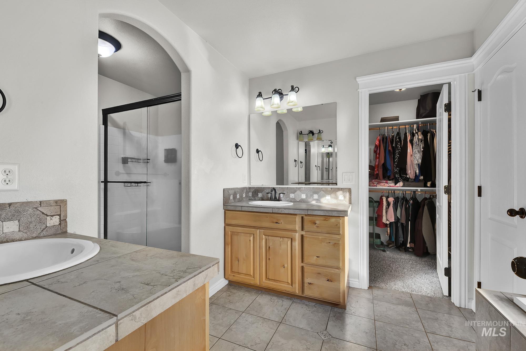 10817 Cloudless St, Nampa, Idaho 83687, 5 Bedrooms, 2.5 Bathrooms, Residential For Sale, Price $469,000,MLS 98967461