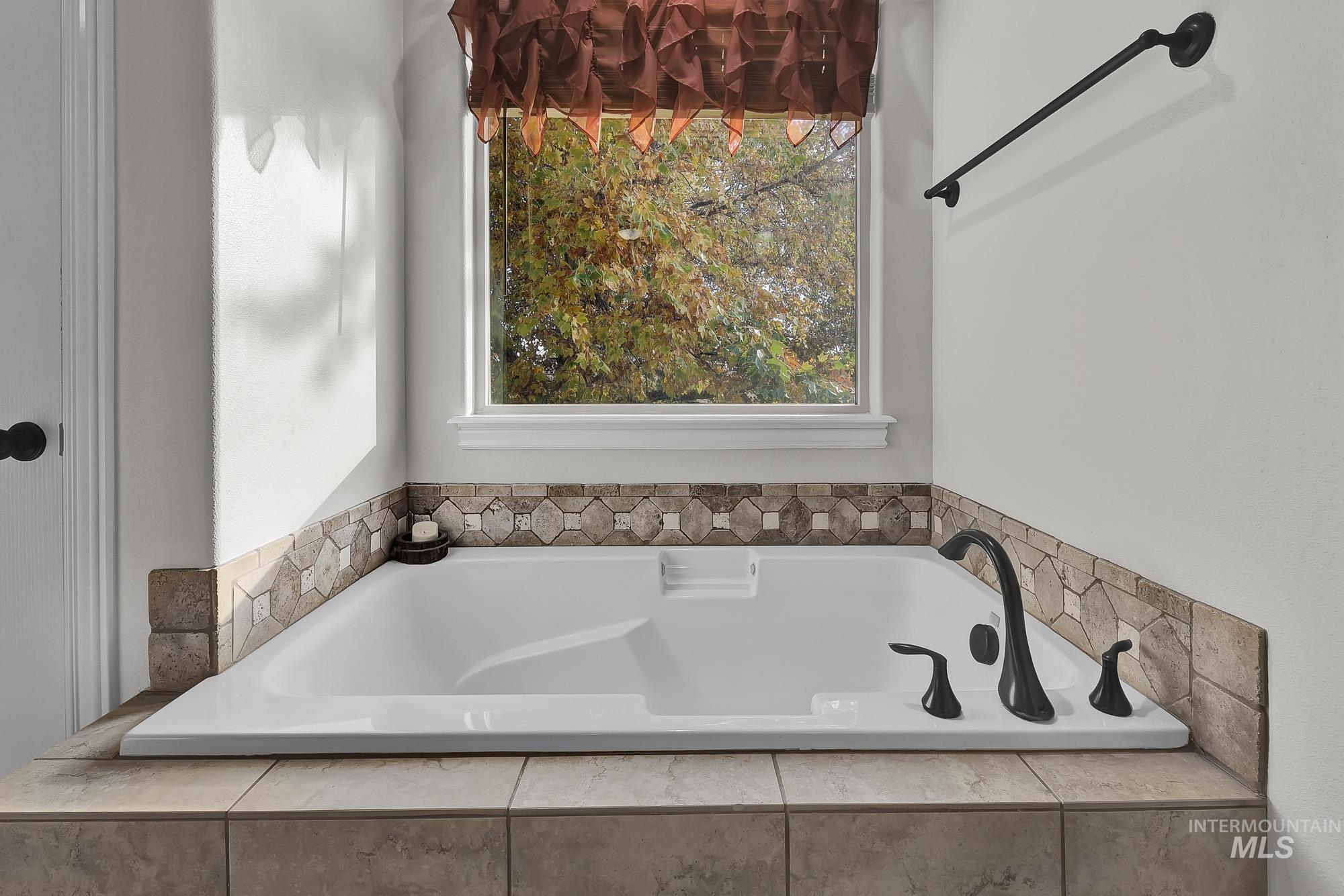 10817 Cloudless St, Nampa, Idaho 83687, 5 Bedrooms, 2.5 Bathrooms, Residential For Sale, Price $469,000,MLS 98967461