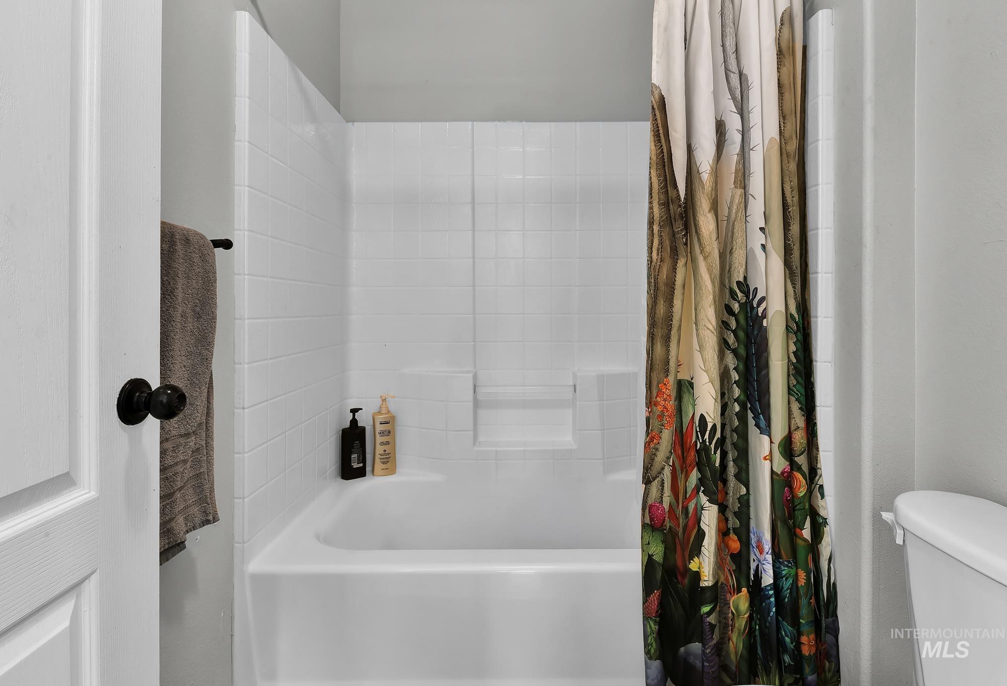 10817 Cloudless St, Nampa, Idaho 83687, 5 Bedrooms, 2.5 Bathrooms, Residential For Sale, Price $469,000,MLS 98967461