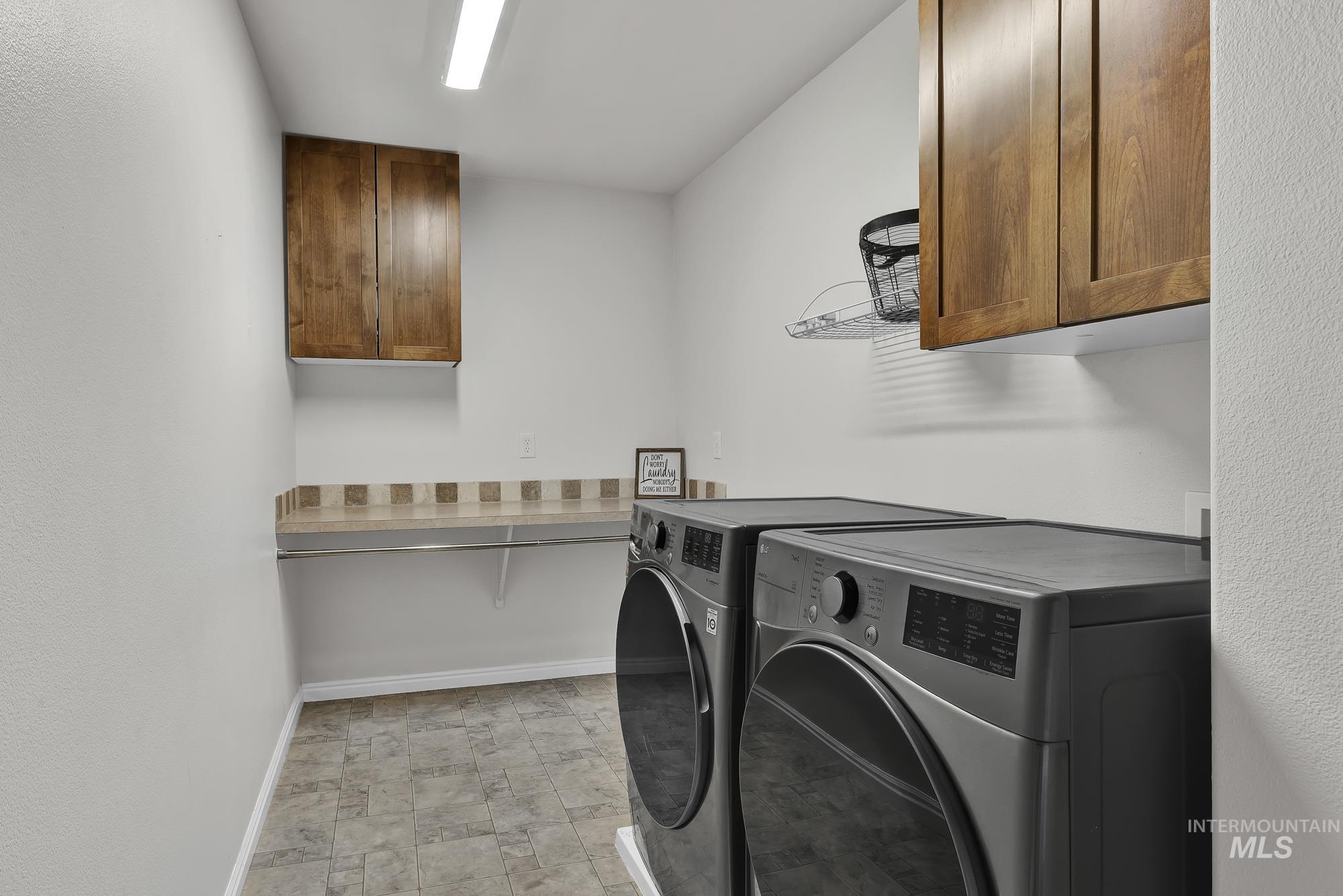 10817 Cloudless St, Nampa, Idaho 83687, 5 Bedrooms, 2.5 Bathrooms, Residential For Sale, Price $469,000,MLS 98967461