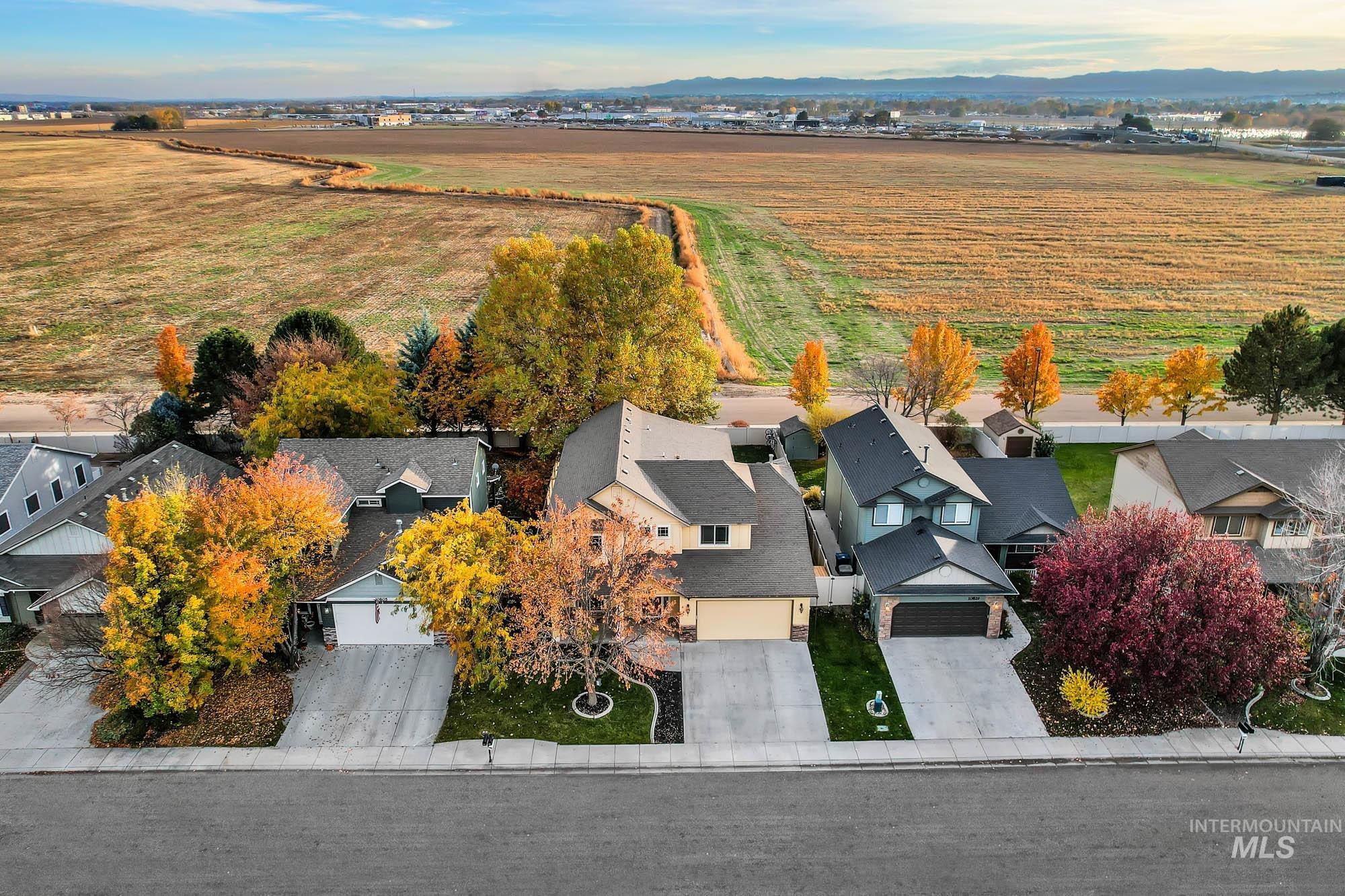 10817 Cloudless St, Nampa, Idaho 83687, 5 Bedrooms, 2.5 Bathrooms, Residential For Sale, Price $469,000,MLS 98967461