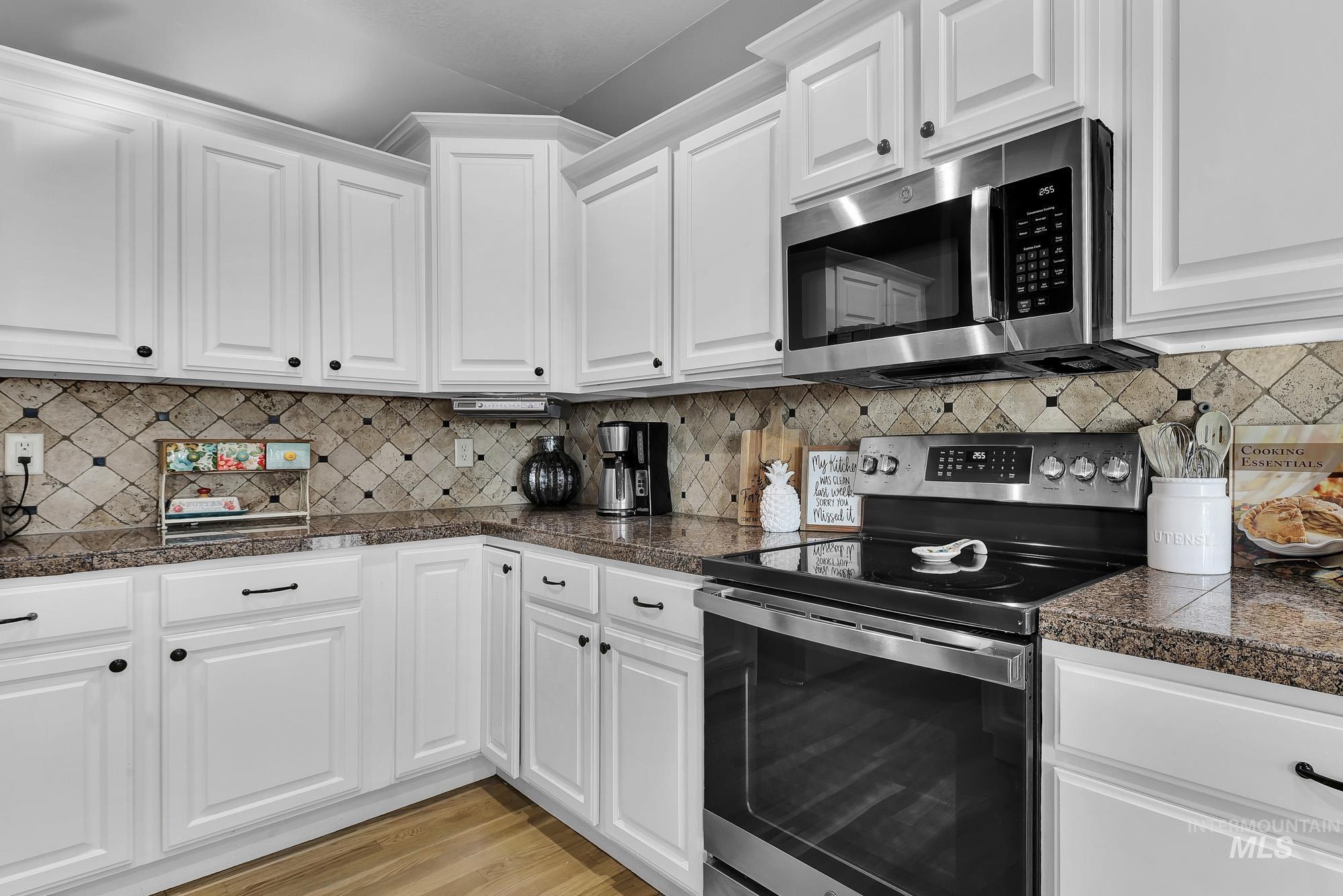 10817 Cloudless St, Nampa, Idaho 83687, 5 Bedrooms, 2.5 Bathrooms, Residential For Sale, Price $469,000,MLS 98967461