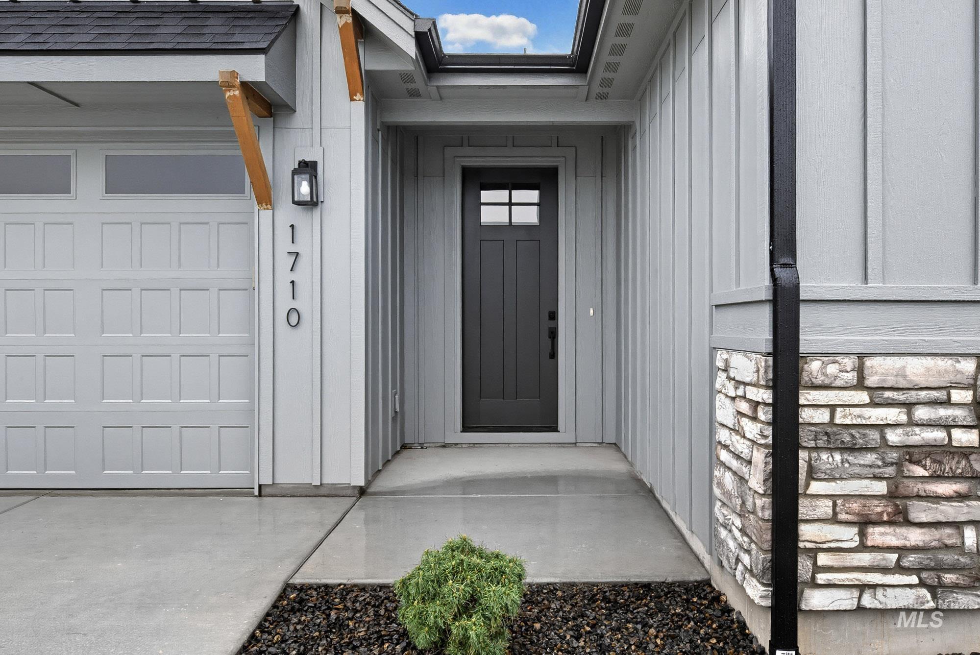 1710 N Green Pine Ln, Star, Idaho 83669, 4 Bedrooms, 2.5 Bathrooms, Residential For Sale, Price $589,900, 98967464