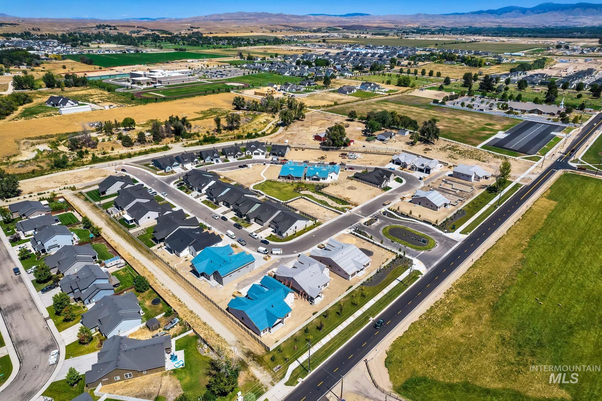 1710 N Green Pine Ln, Star, Idaho 83669, 4 Bedrooms, 2.5 Bathrooms, Residential For Sale, Price $599,900,MLS 98967464