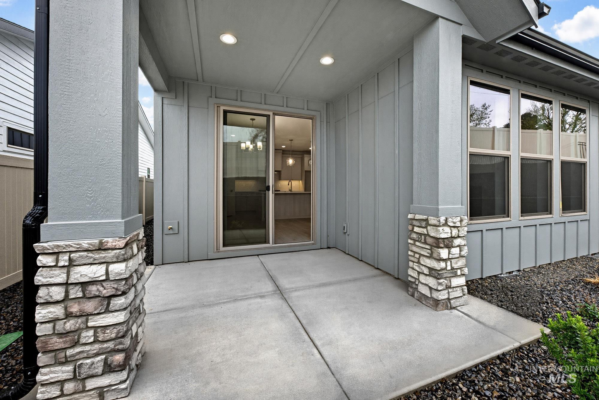1710 N Green Pine Ln, Star, Idaho 83669, 4 Bedrooms, 2.5 Bathrooms, Residential For Sale, Price $589,900, 98967464
