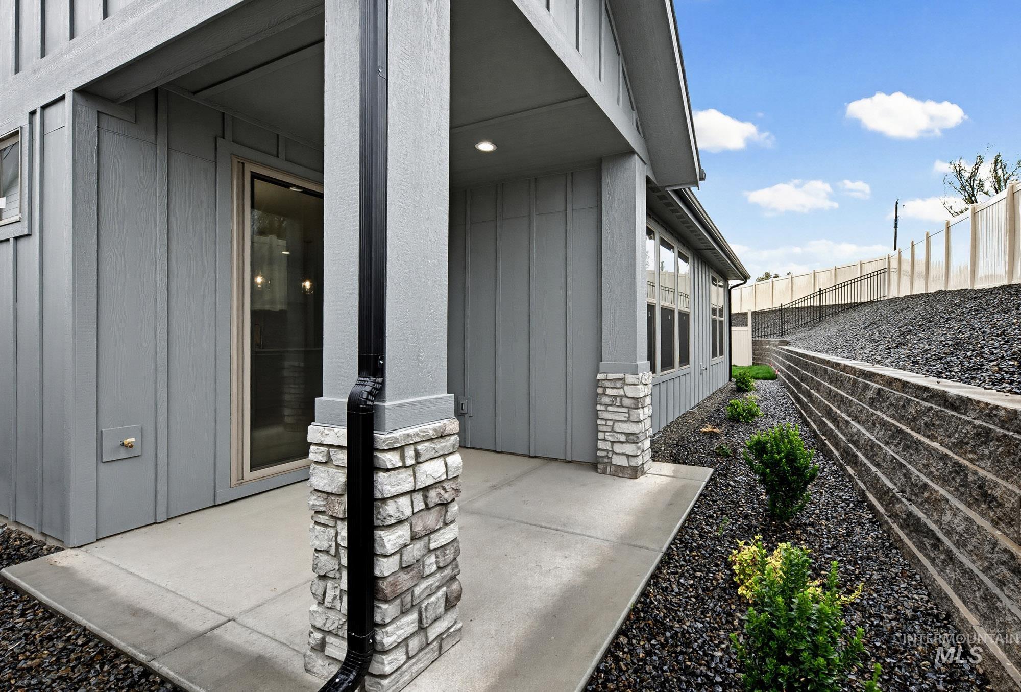 1710 N Green Pine Ln, Star, Idaho 83669, 4 Bedrooms, 2.5 Bathrooms, Residential For Sale, Price $589,900, 98967464