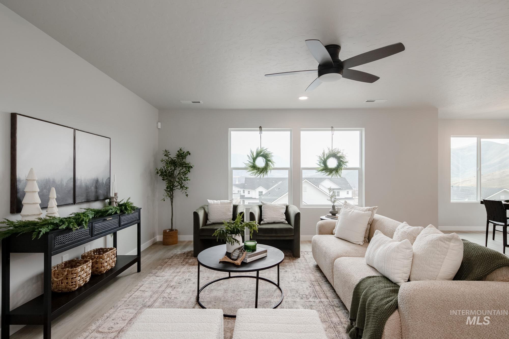 237 Caribou Ct, Horseshoe Bend, Idaho 83629, 3 Bedrooms, 2.5 Bathrooms, Residential For Sale, Price $389,990,MLS 98967465