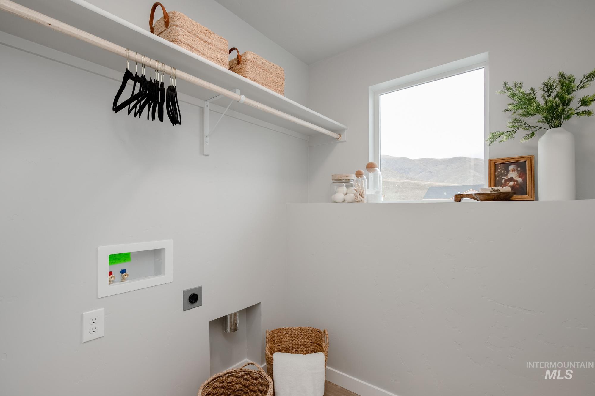 237 Caribou Ct, Horseshoe Bend, Idaho 83629, 3 Bedrooms, 2.5 Bathrooms, Residential For Sale, Price $389,990,MLS 98967465