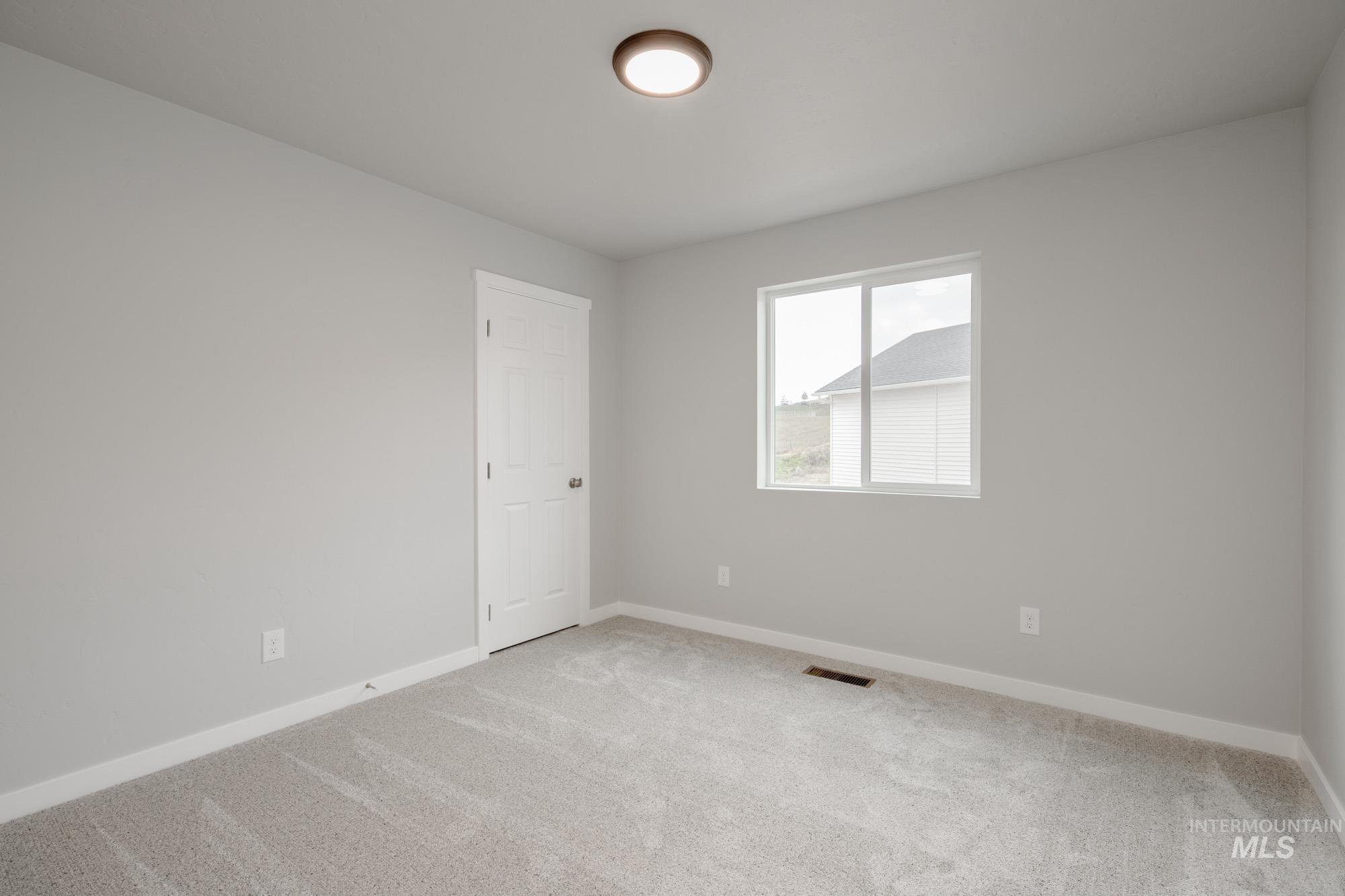 237 Caribou Ct, Horseshoe Bend, Idaho 83629, 3 Bedrooms, 2.5 Bathrooms, Residential For Sale, Price $389,990,MLS 98967465