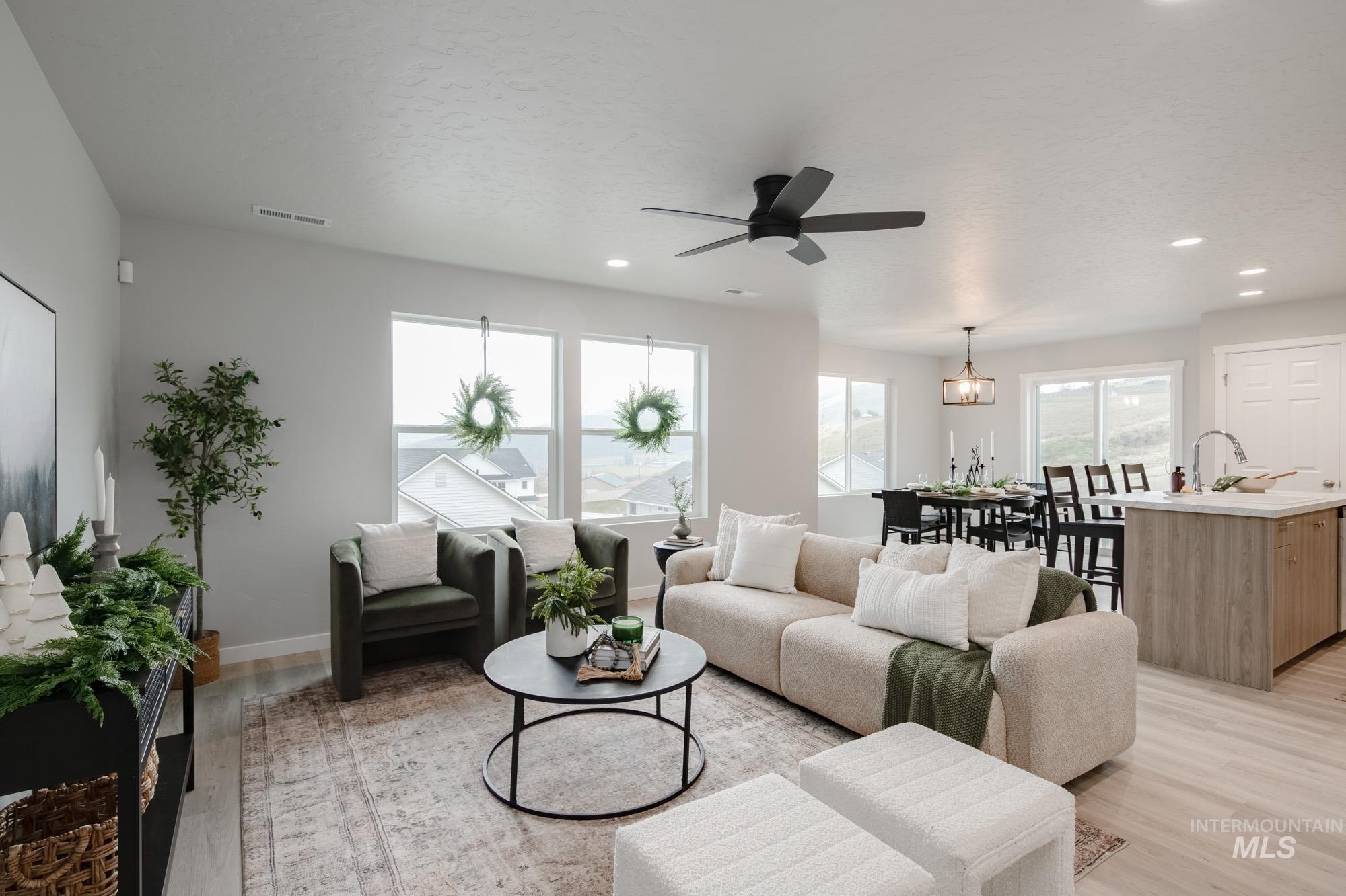 237 Caribou Ct, Horseshoe Bend, Idaho 83629, 3 Bedrooms, 2.5 Bathrooms, Residential For Sale, Price $389,990,MLS 98967465