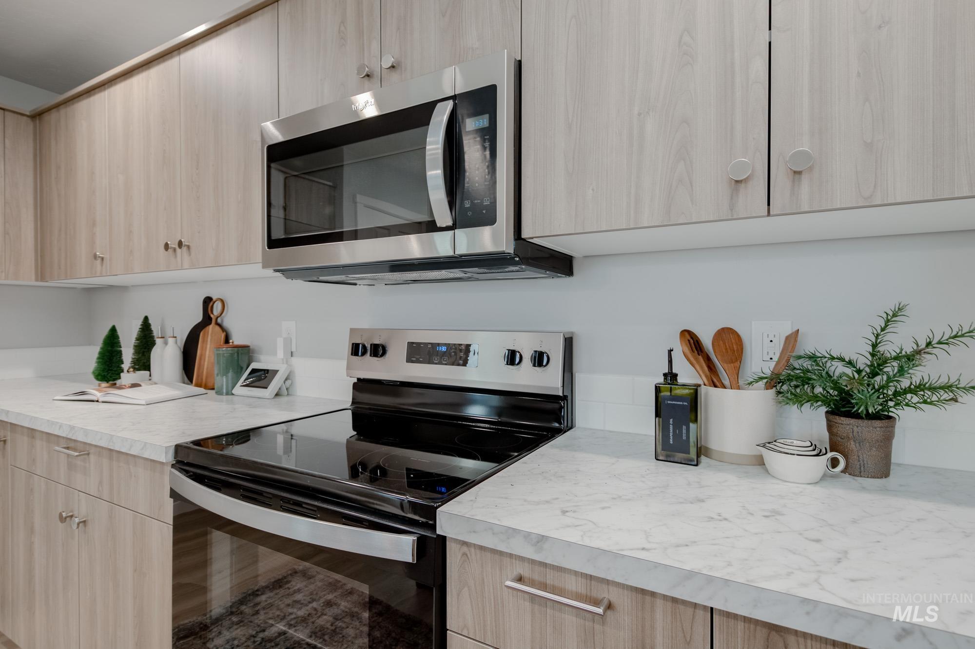 237 Caribou Ct, Horseshoe Bend, Idaho 83629, 3 Bedrooms, 2.5 Bathrooms, Residential For Sale, Price $389,990,MLS 98967465