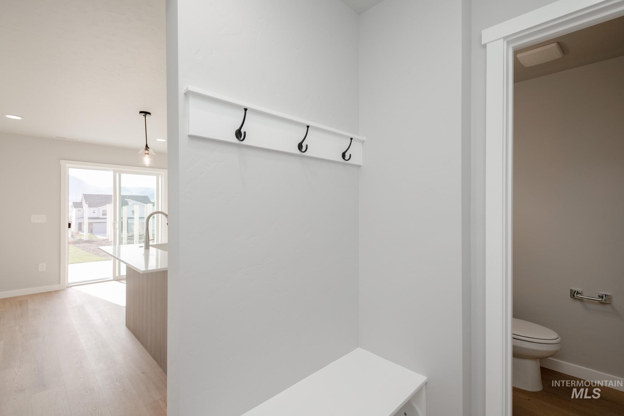 215 Moose St, Horseshoe Bend, Idaho 83629, 3 Bedrooms, 2.5 Bathrooms, Residential For Sale, Price $344,990,MLS 98967466