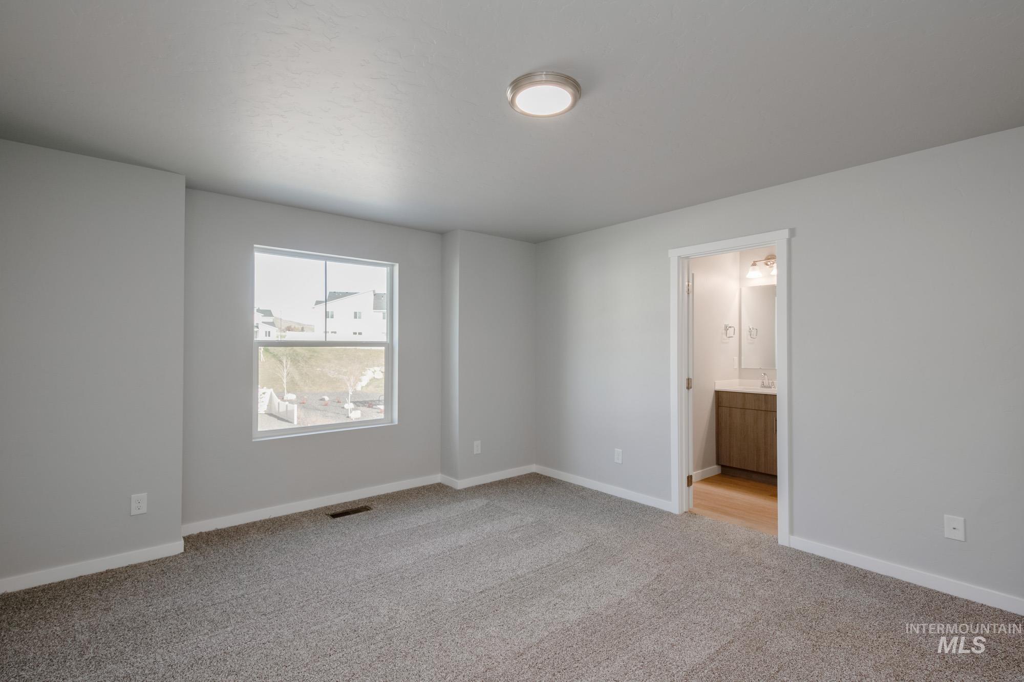 215 Moose St, Horseshoe Bend, Idaho 83629, 3 Bedrooms, 2.5 Bathrooms, Residential For Sale, Price $344,990,MLS 98967466