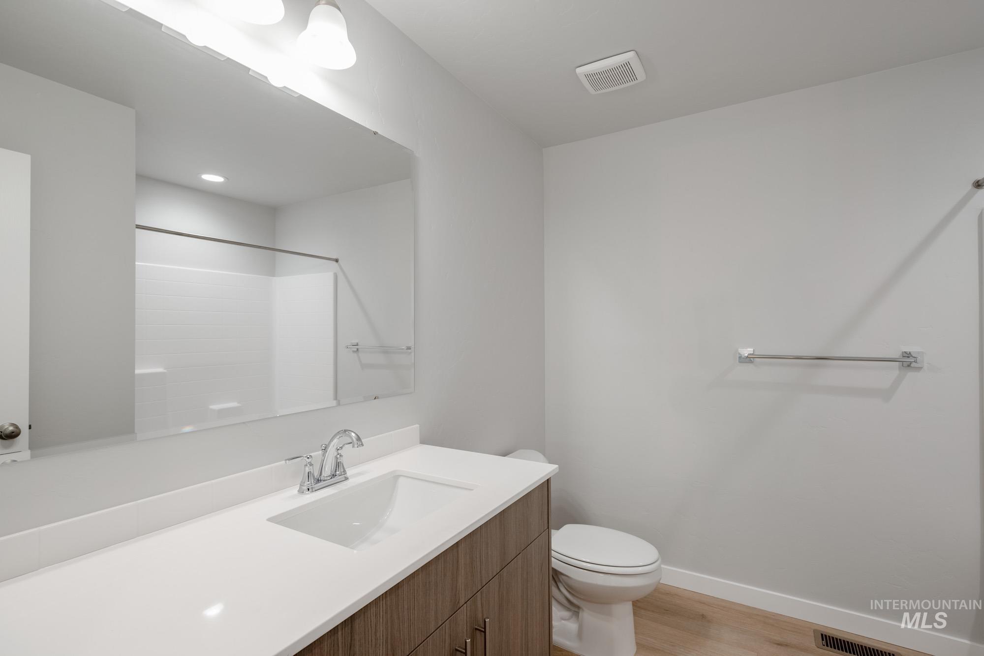 215 Moose St, Horseshoe Bend, Idaho 83629, 3 Bedrooms, 2.5 Bathrooms, Residential For Sale, Price $344,990,MLS 98967466