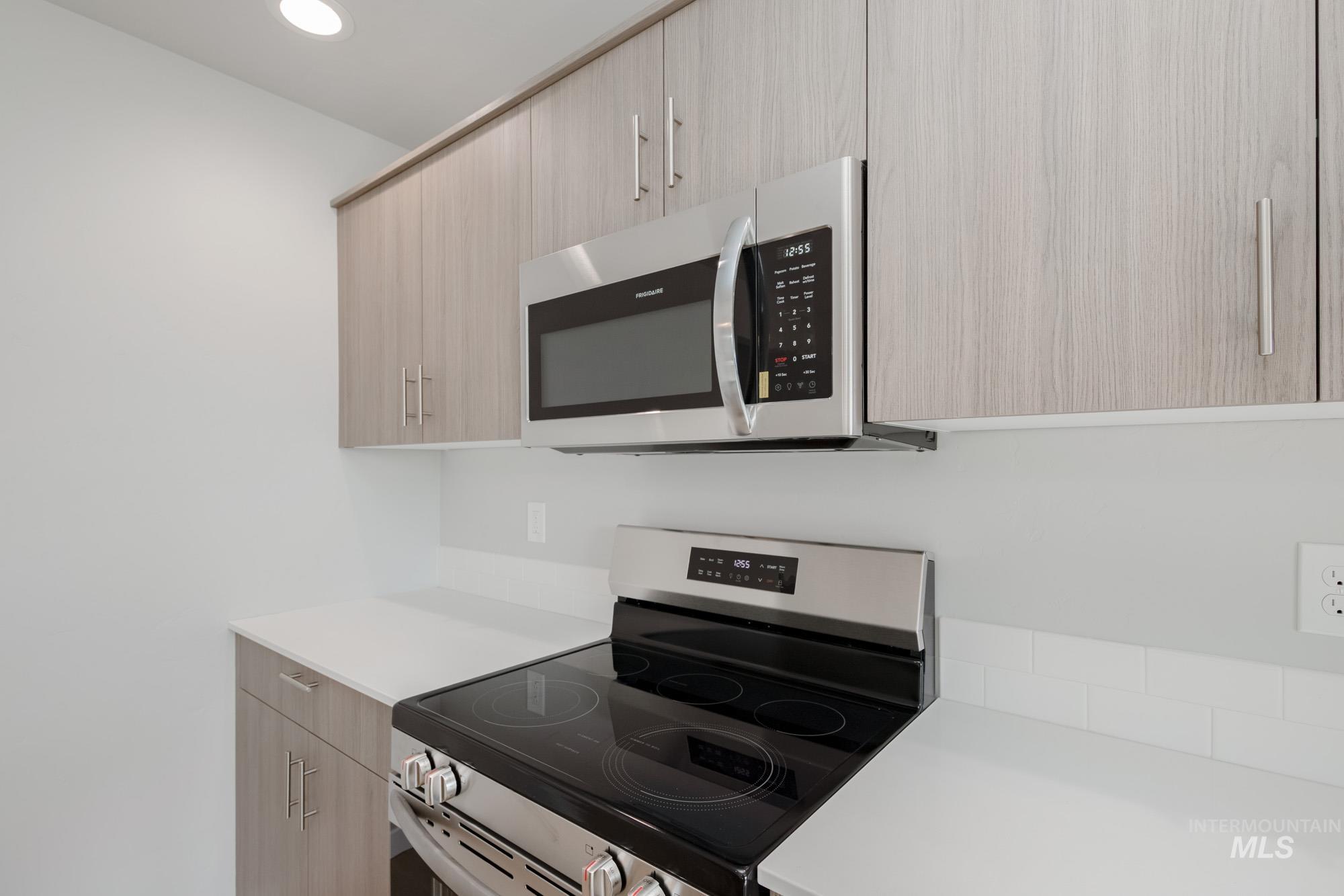 217 Moose St, Horseshoe Bend, Idaho 83629, 3 Bedrooms, 2.5 Bathrooms, Residential For Sale, Price $344,990,MLS 98967469