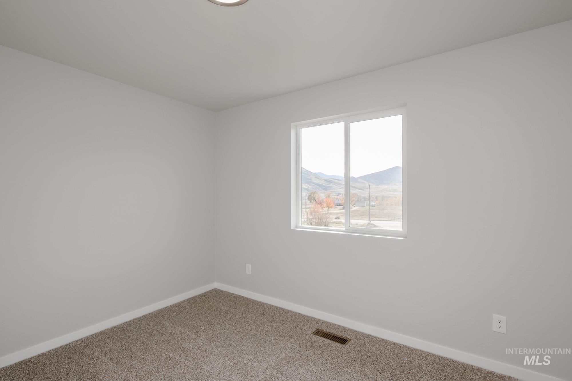 219 Moose St, Horseshoe Bend, Idaho 83629, 3 Bedrooms, 2.5 Bathrooms, Residential For Sale, Price $345,990,MLS 98967473