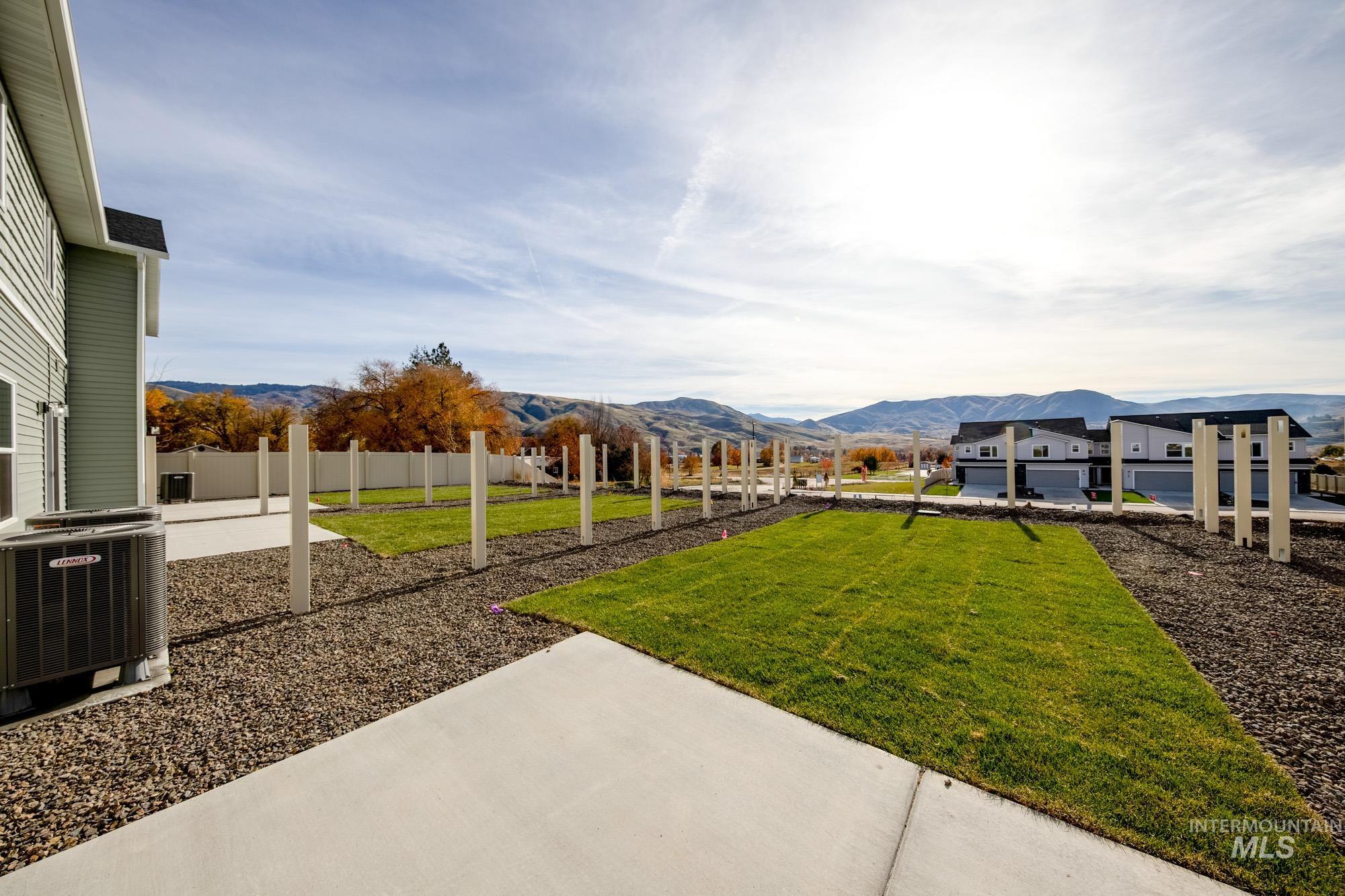 219 Moose St, Horseshoe Bend, Idaho 83629, 3 Bedrooms, 2.5 Bathrooms, Residential For Sale, Price $345,990,MLS 98967473