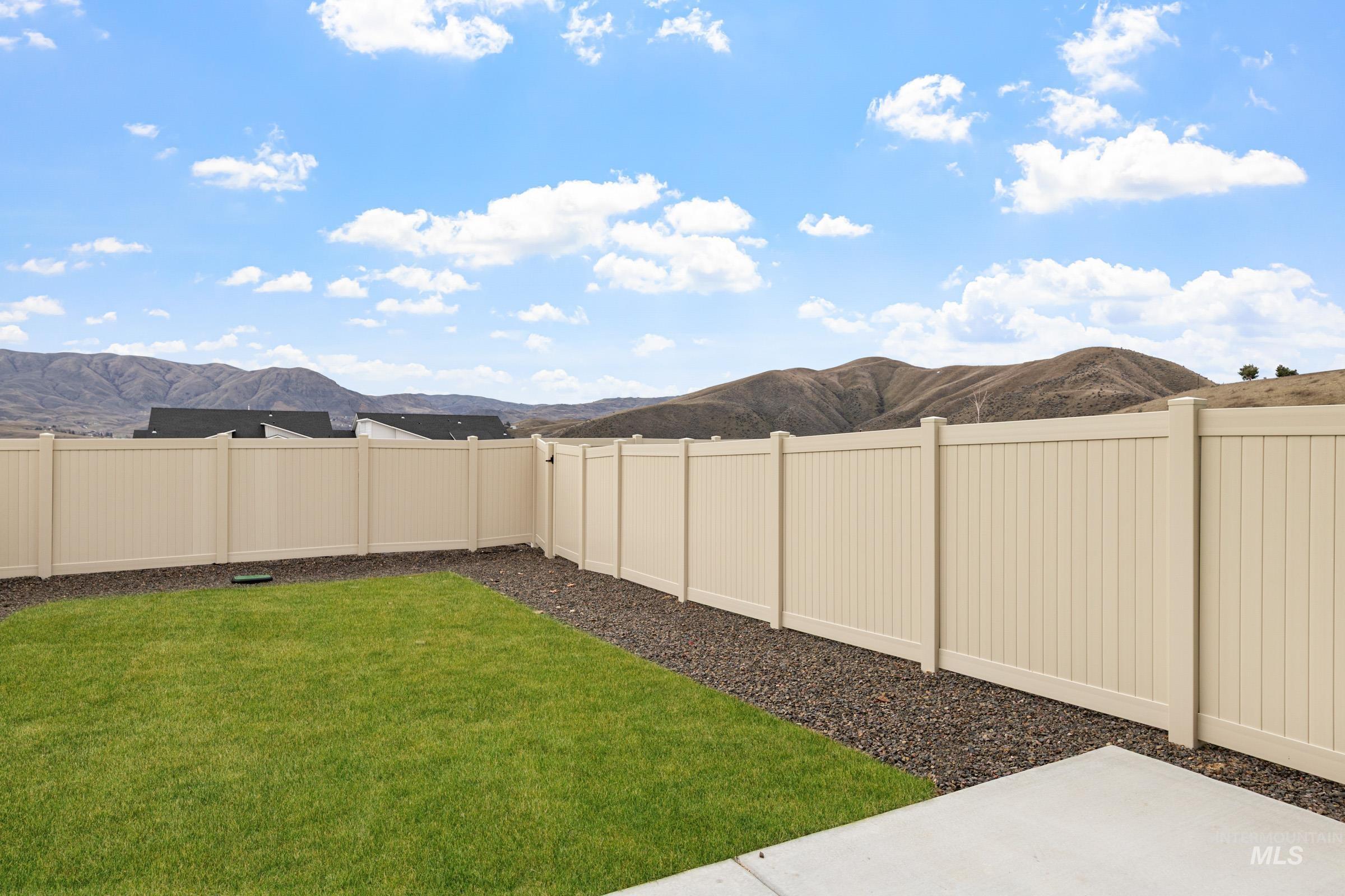 219 Moose St, Horseshoe Bend, Idaho 83629, 3 Bedrooms, 2.5 Bathrooms, Residential For Sale, Price $345,990, 98967473