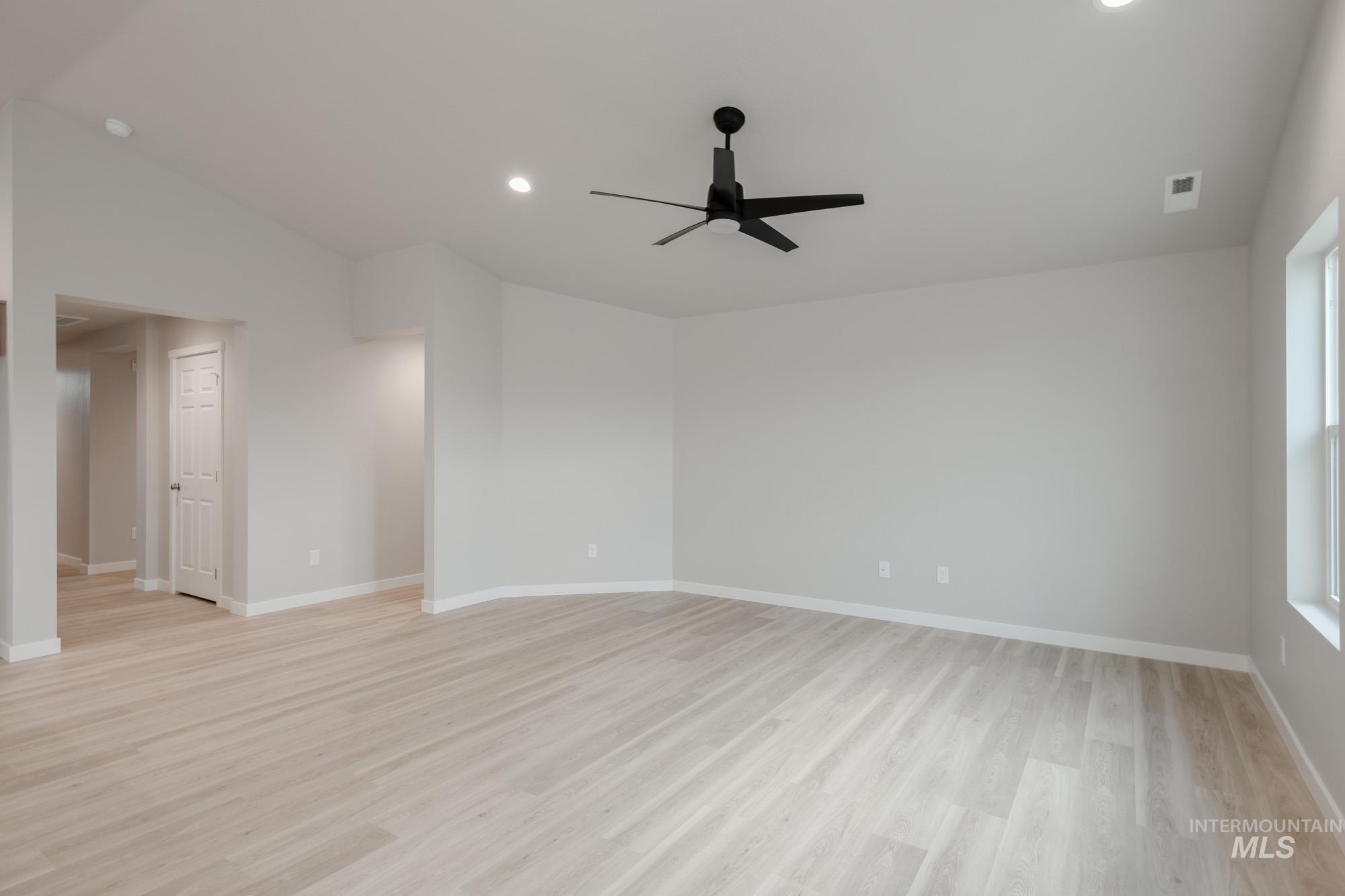 3423 E Red Maple Ct, Nampa, Idaho 83686, 3 Bedrooms, 2 Bathrooms, Residential For Sale, Price $419,990,MLS 98967474