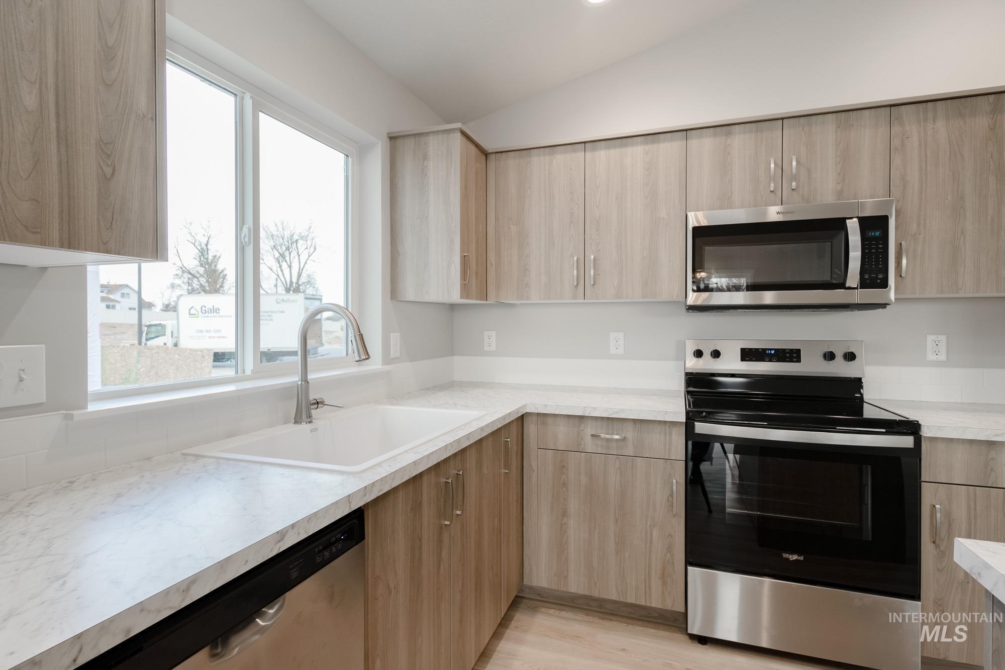 3423 E Red Maple Ct, Nampa, Idaho 83686, 3 Bedrooms, 2 Bathrooms, Residential For Sale, Price $419,990,MLS 98967474