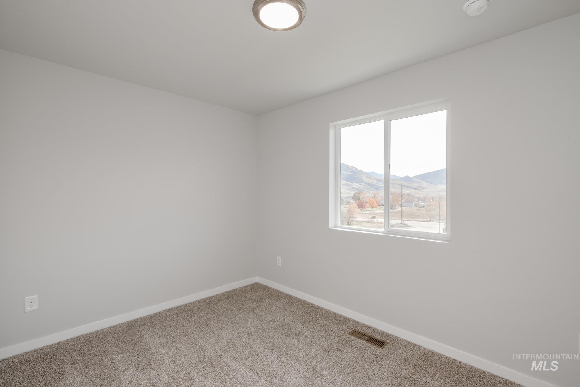 221 Moose St, Horseshoe Bend, Idaho 83629, 3 Bedrooms, 2.5 Bathrooms, Residential For Sale, Price $349,990,MLS 98967475