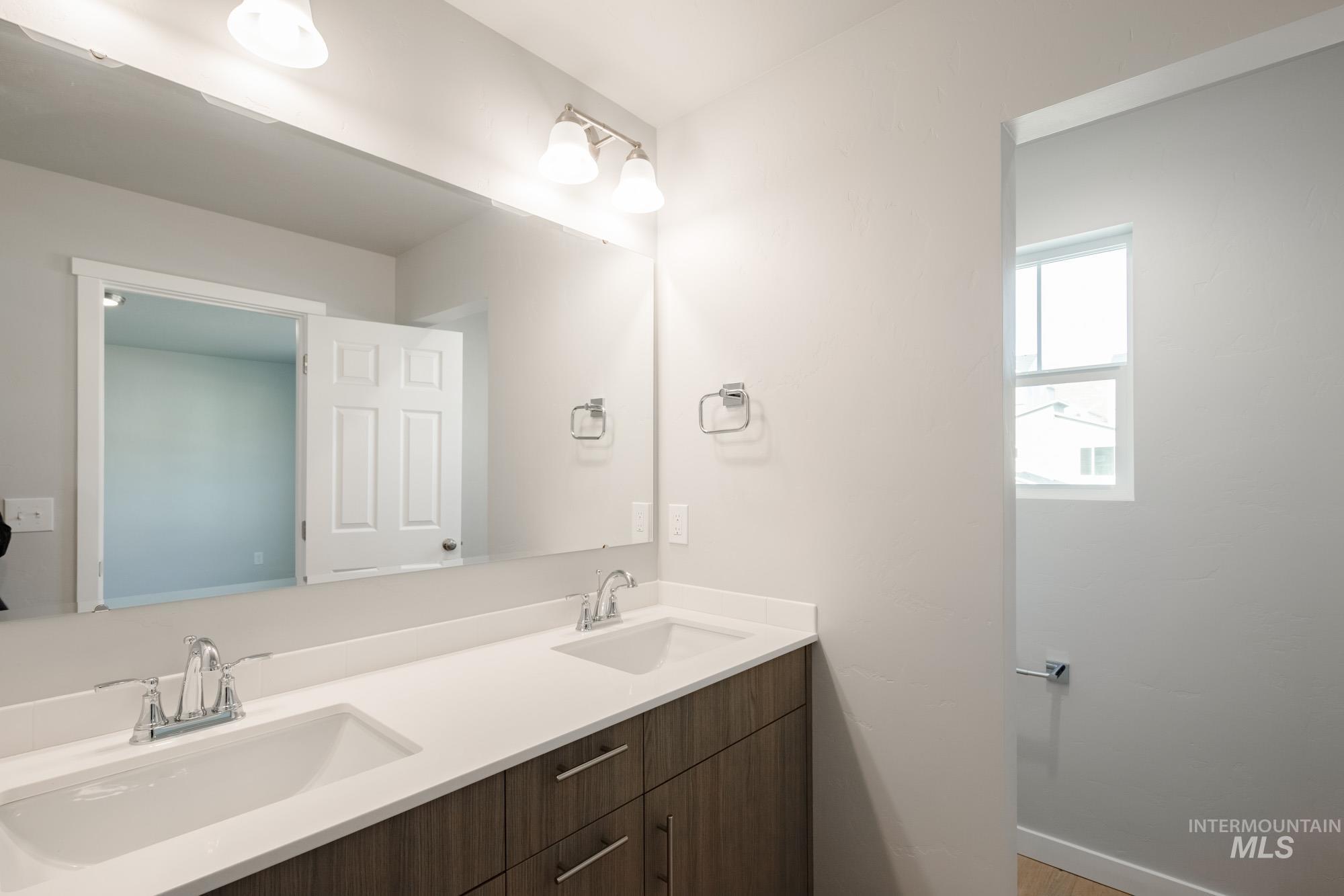 221 Moose St, Horseshoe Bend, Idaho 83629, 3 Bedrooms, 2.5 Bathrooms, Residential For Sale, Price $349,990,MLS 98967475