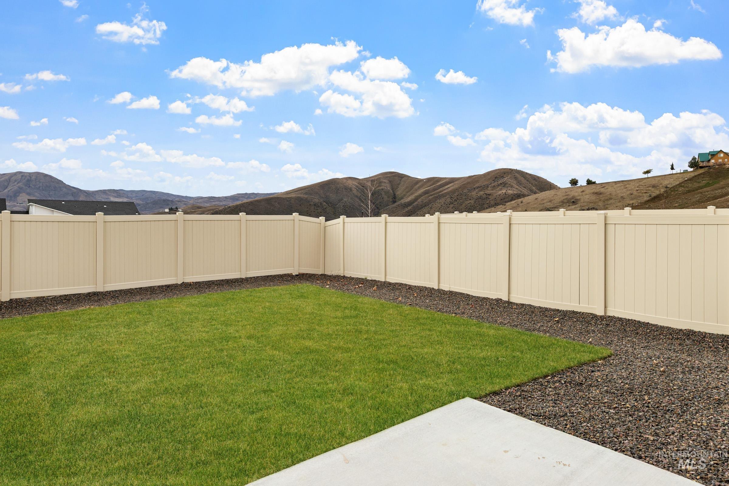 221 Moose St, Horseshoe Bend, Idaho 83629, 3 Bedrooms, 2.5 Bathrooms, Residential For Sale, Price $349,990, 98967475