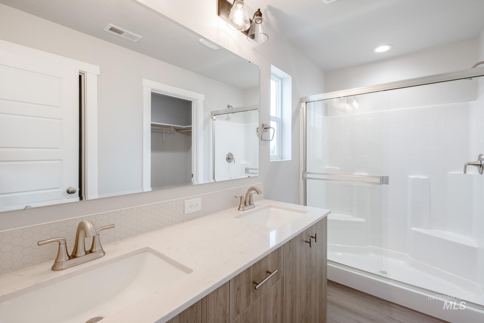 10484 W Teratai St, Star, Idaho 83669, 3 Bedrooms, 2.5 Bathrooms, Residential For Sale, Price $454,990, 98967479