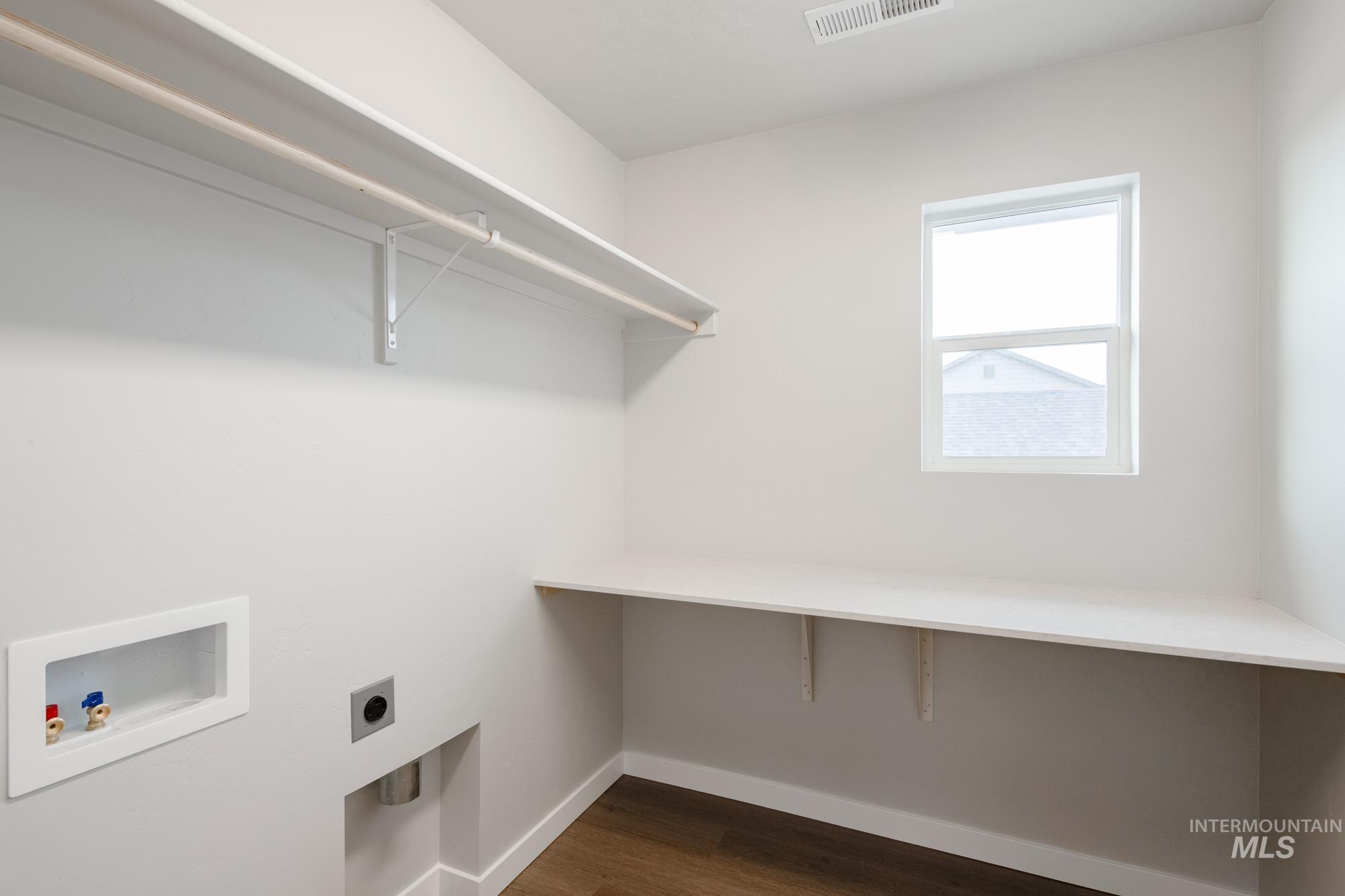 10484 W Teratai St, Star, Idaho 83669, 3 Bedrooms, 2.5 Bathrooms, Residential For Sale, Price $454,990, 98967479