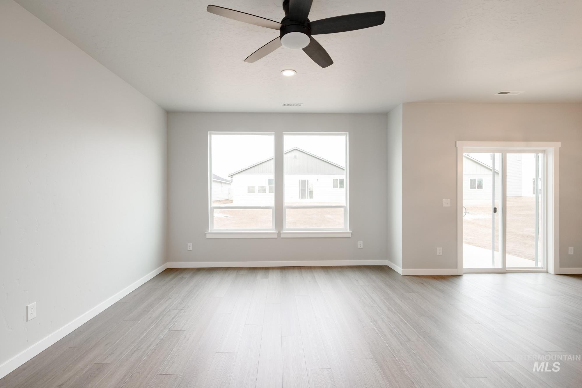 10484 W Teratai St, Star, Idaho 83669, 3 Bedrooms, 2.5 Bathrooms, Residential For Sale, Price $464,990,MLS 98967479