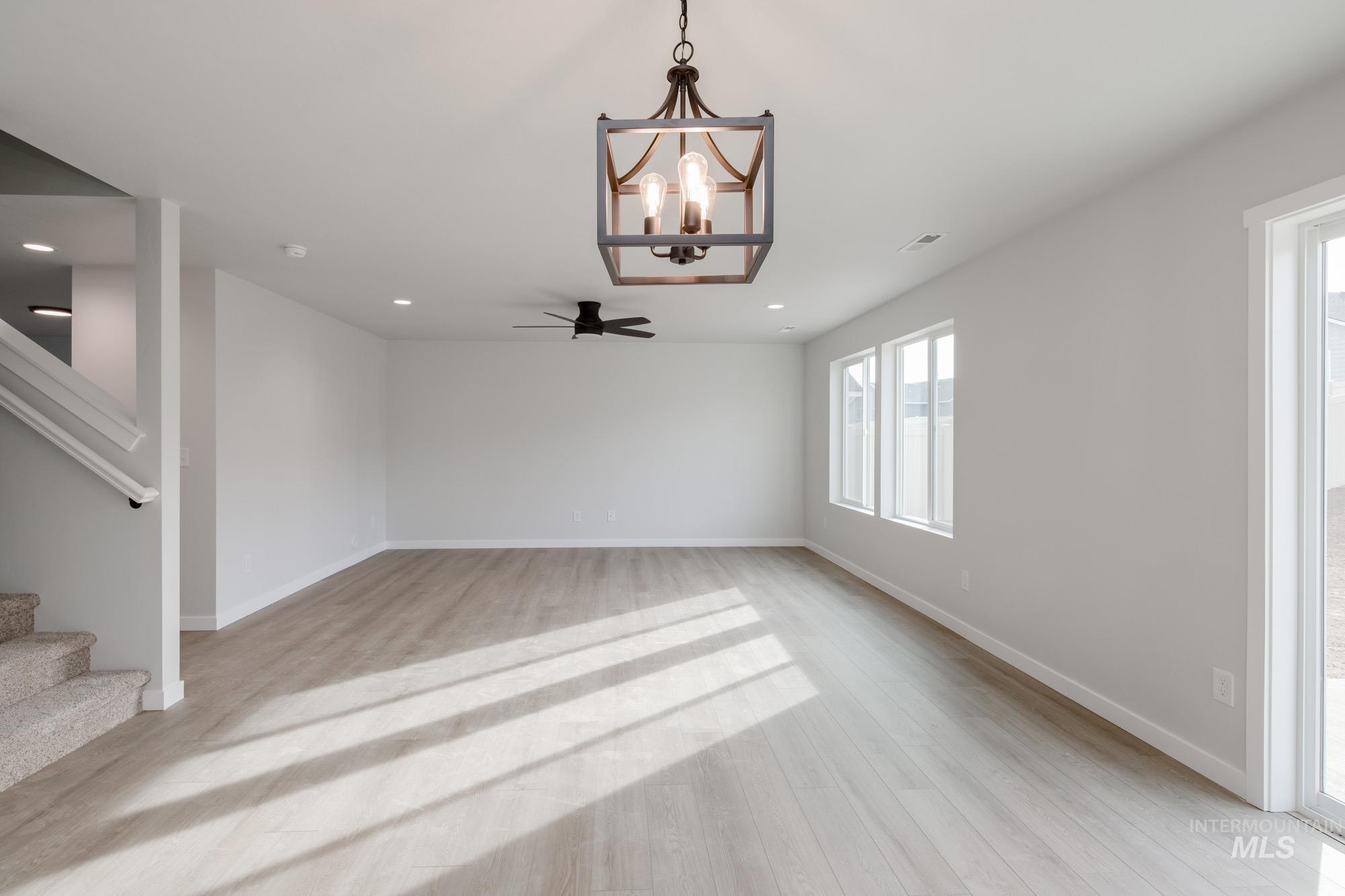 3905 E Jamestown Dr, Nampa, Idaho 83686, 4 Bedrooms, 2.5 Bathrooms, Residential For Sale, Price $469,990,MLS 98967480