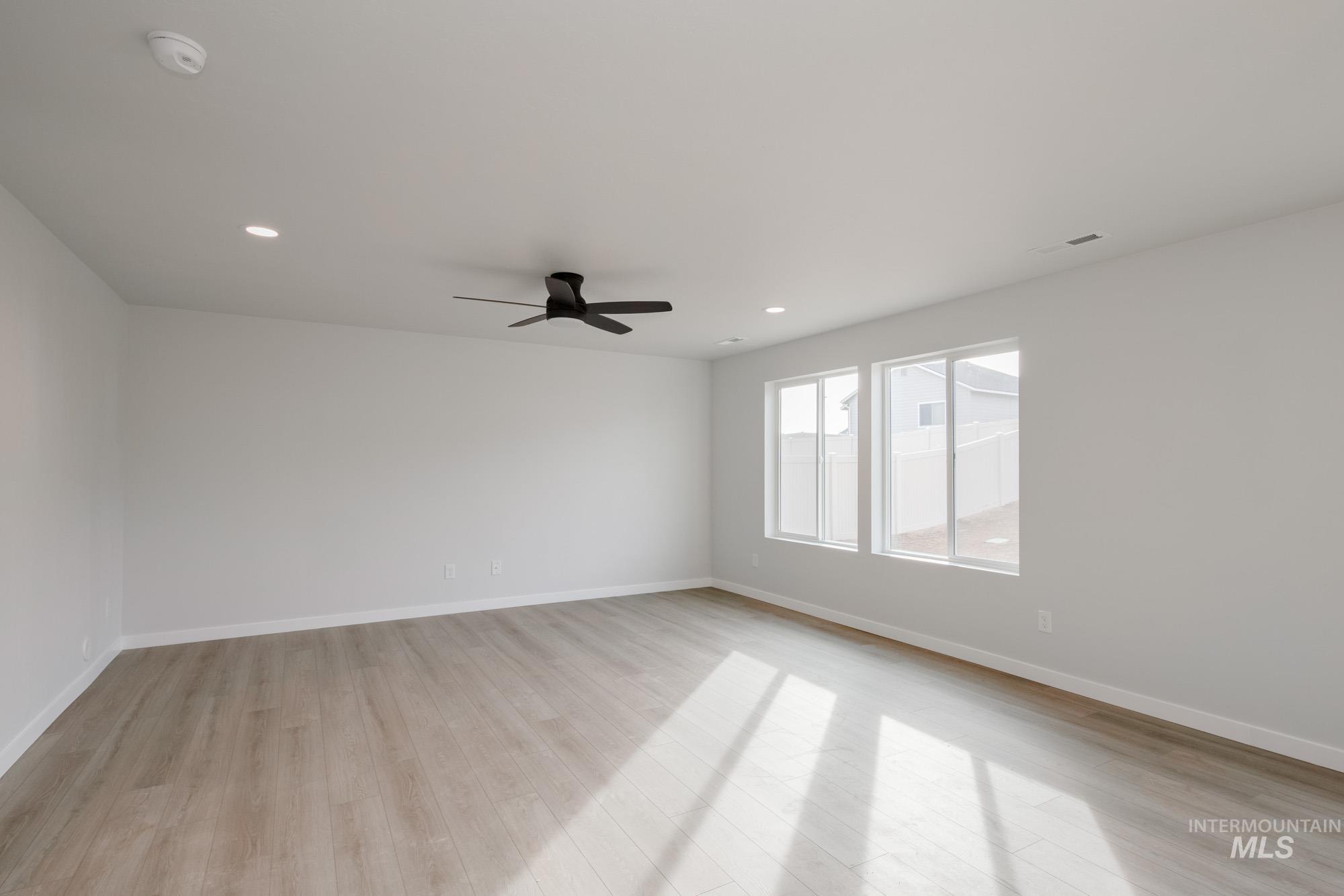 3905 E Jamestown Dr, Nampa, Idaho 83686, 4 Bedrooms, 2.5 Bathrooms, Residential For Sale, Price $469,990,MLS 98967480