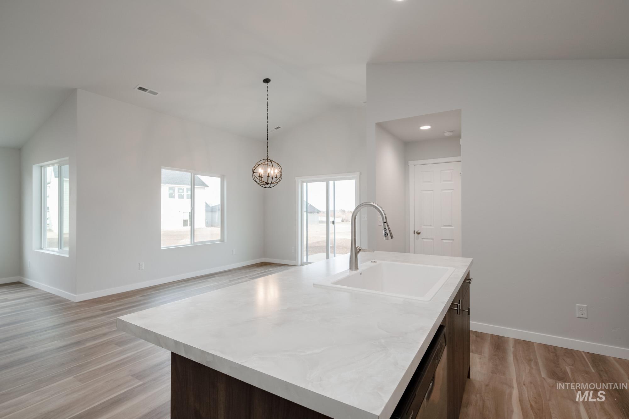 3734 E Syracuse St, Nampa, Idaho 83686, 4 Bedrooms, 2 Bathrooms, Residential For Sale, Price $454,990,MLS 98967482