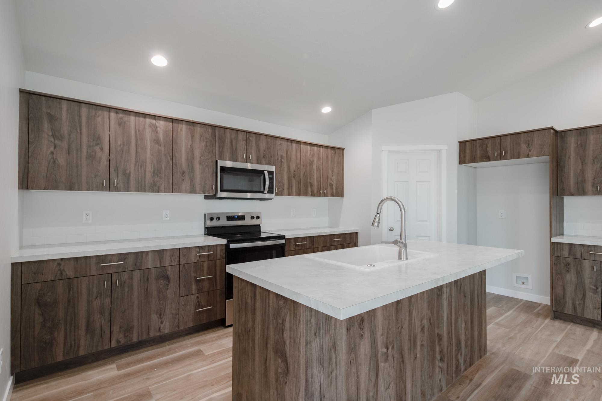 3734 E Syracuse St, Nampa, Idaho 83686, 4 Bedrooms, 2 Bathrooms, Residential For Sale, Price $454,990,MLS 98967482