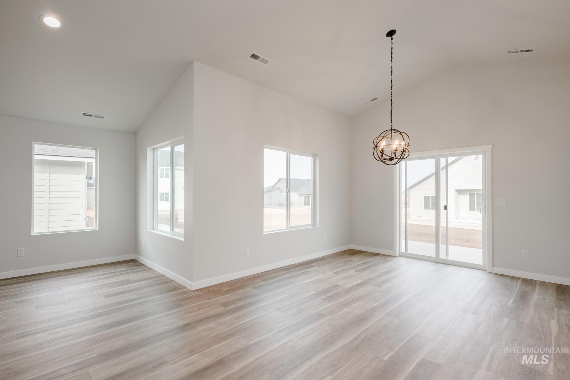 3734 E Syracuse St, Nampa, Idaho 83686, 4 Bedrooms, 2 Bathrooms, Residential For Sale, Price $454,990,MLS 98967482