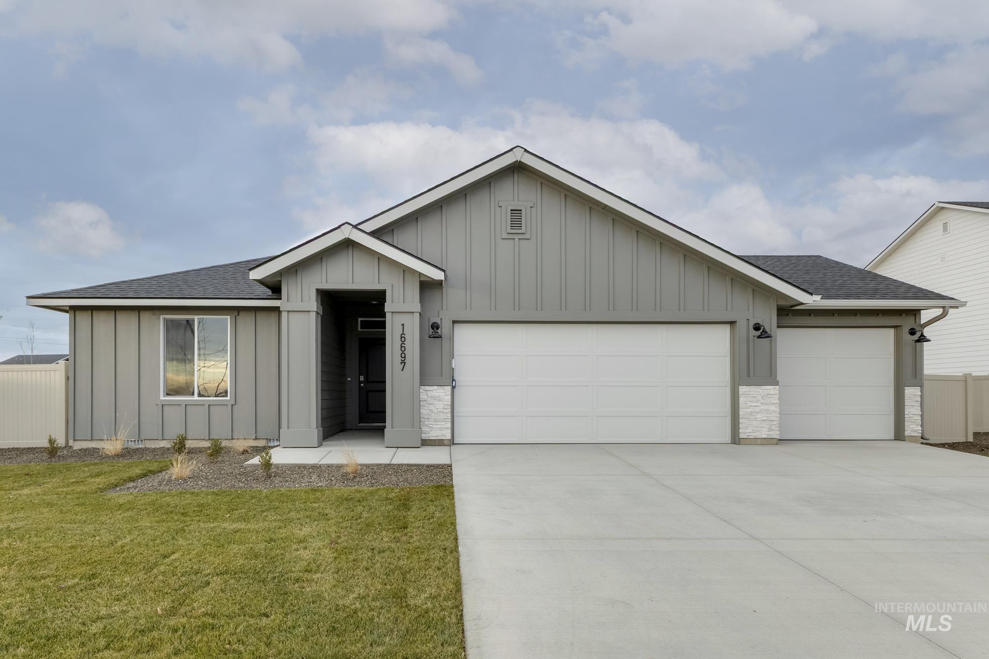 16697 Carlin Ave, Caldwell, Idaho 83607, 4 Bedrooms, 2 Bathrooms, Residential For Sale, Price $413,990,MLS 98967484
