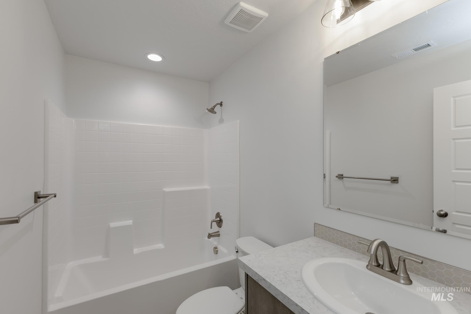 16725 Sentinel Ave, Caldwell, Idaho 83607, 5 Bedrooms, 3 Bathrooms, Residential For Sale, Price $446,990,MLS 98967486