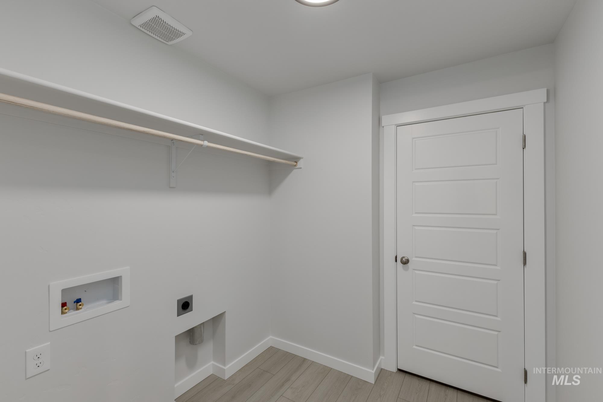 16725 Sentinel Ave, Caldwell, Idaho 83607, 5 Bedrooms, 3 Bathrooms, Residential For Sale, Price $446,990,MLS 98967486