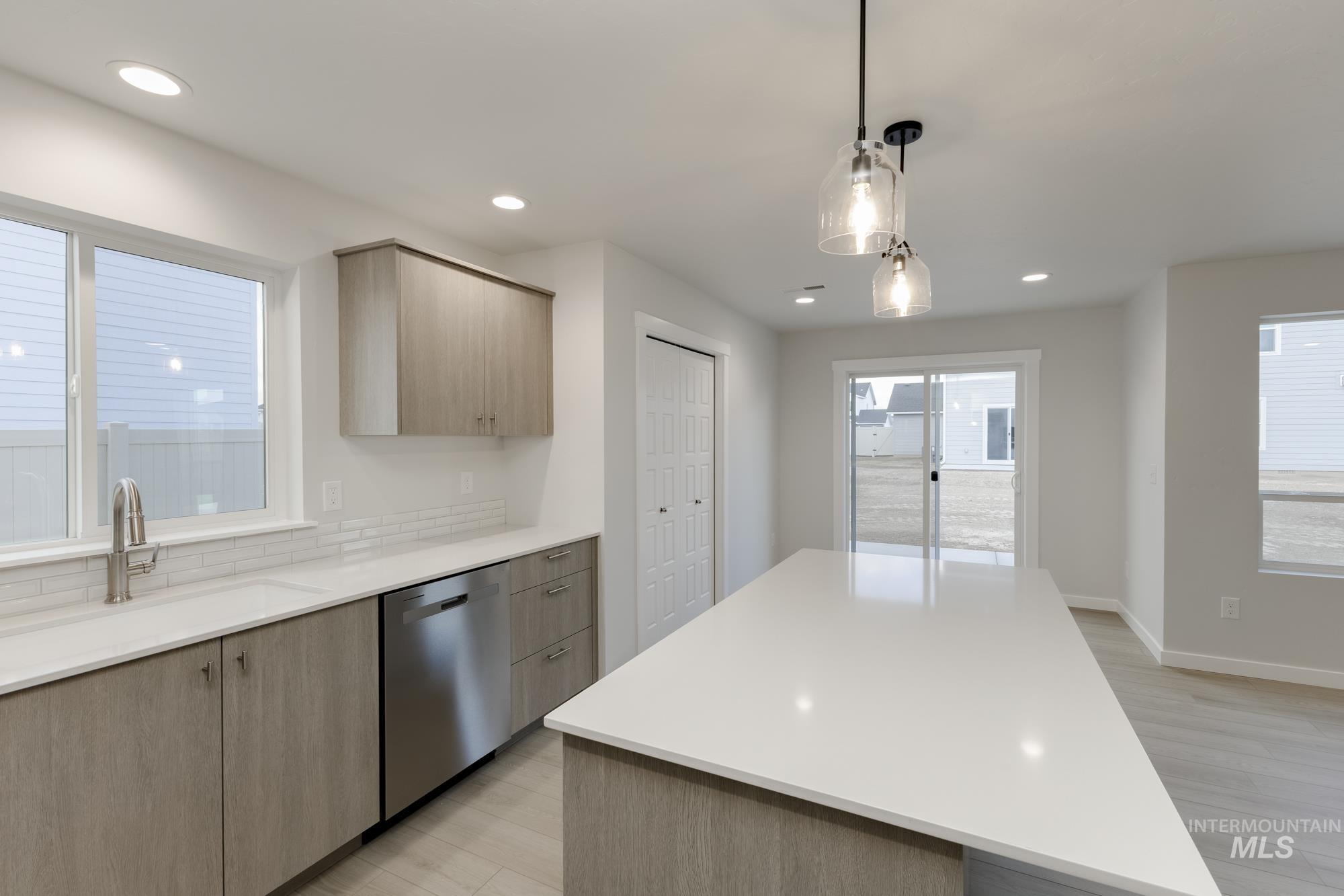 16725 Sentinel Ave, Caldwell, Idaho 83607, 5 Bedrooms, 3 Bathrooms, Residential For Sale, Price $446,990,MLS 98967486