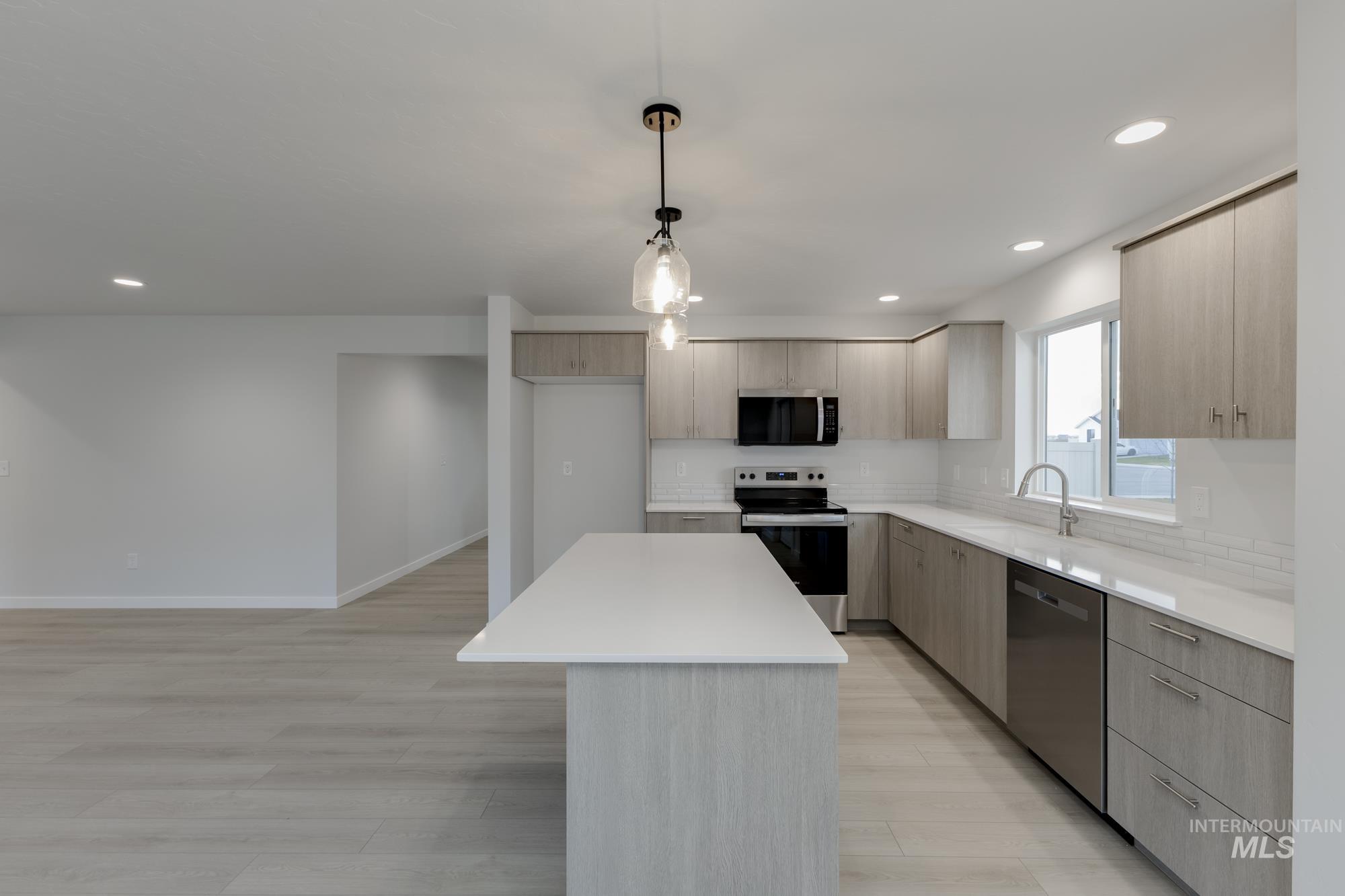 16725 Sentinel Ave, Caldwell, Idaho 83607, 5 Bedrooms, 3 Bathrooms, Residential For Sale, Price $446,990,MLS 98967486