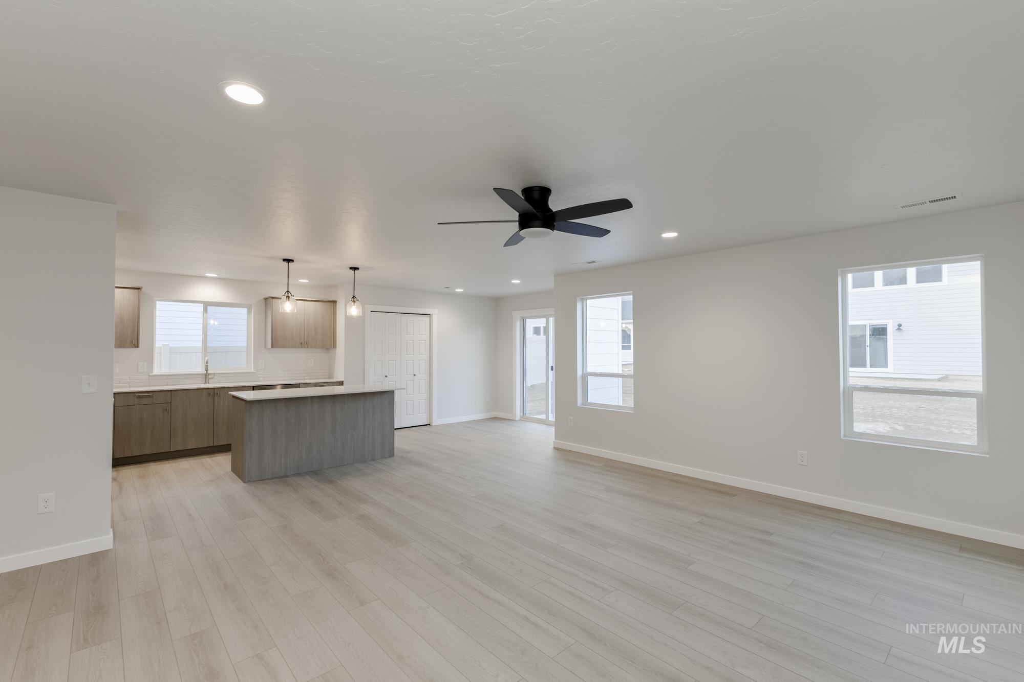 16725 Sentinel Ave, Caldwell, Idaho 83607, 5 Bedrooms, 3 Bathrooms, Residential For Sale, Price $446,990,MLS 98967486