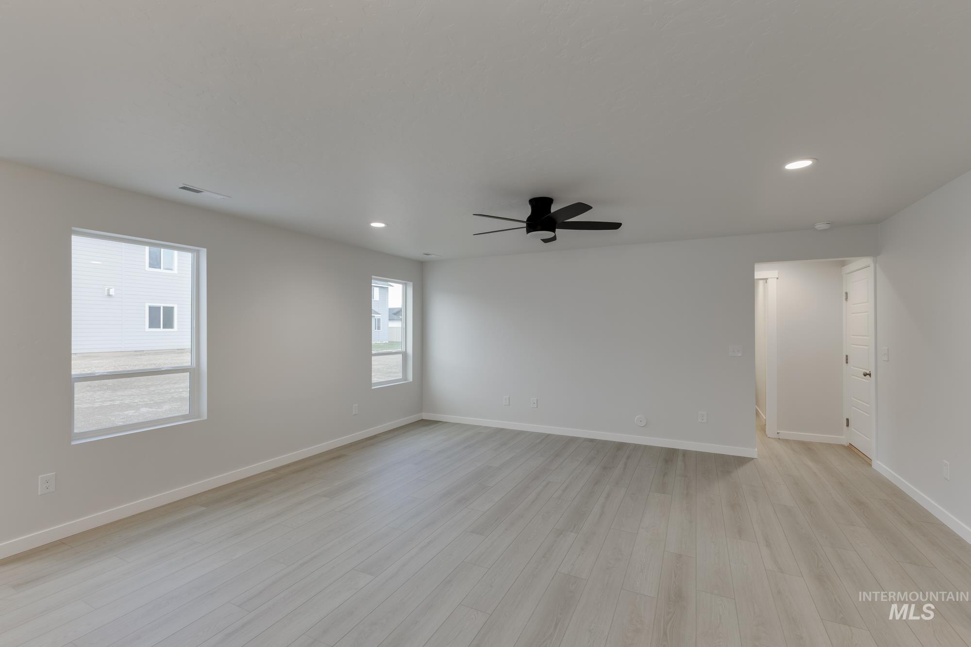 16725 Sentinel Ave, Caldwell, Idaho 83607, 5 Bedrooms, 3 Bathrooms, Residential For Sale, Price $446,990,MLS 98967486