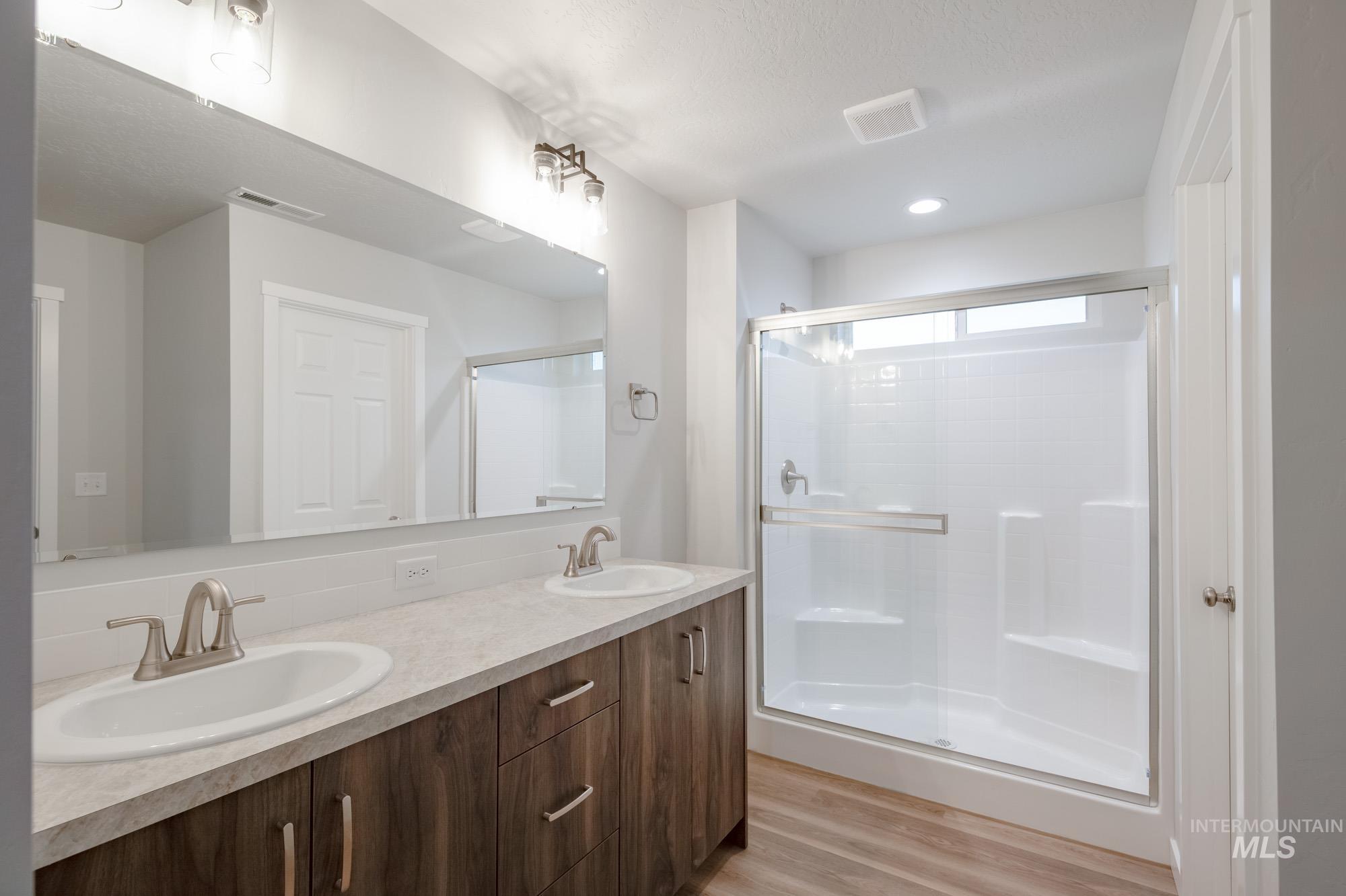 16730 Dunning Way, Caldwell, Idaho 83607, 4 Bedrooms, 2 Bathrooms, Residential For Sale, Price $428,990,MLS 98967487