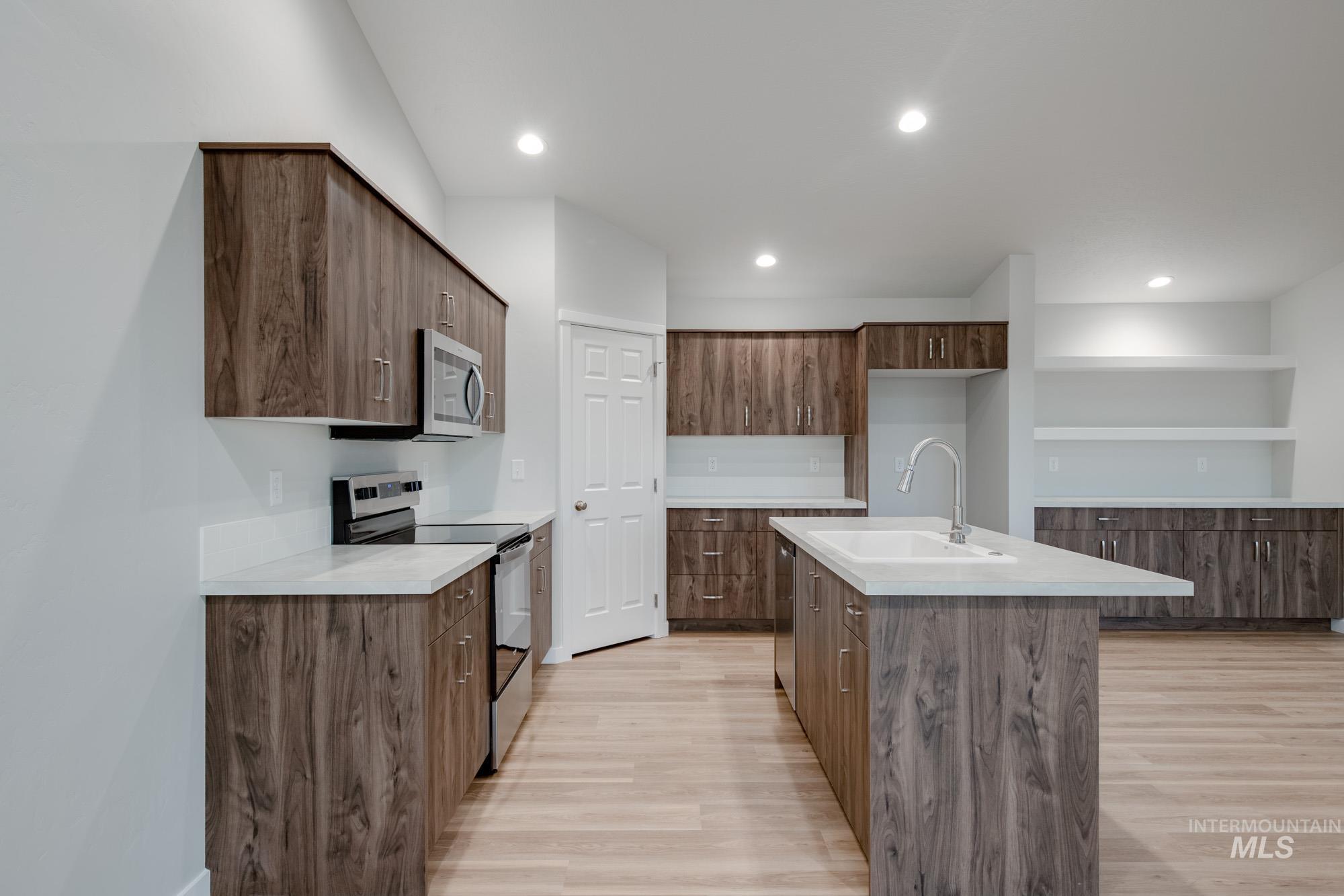 16730 Dunning Way, Caldwell, Idaho 83607, 4 Bedrooms, 2 Bathrooms, Residential For Sale, Price $428,990,MLS 98967487