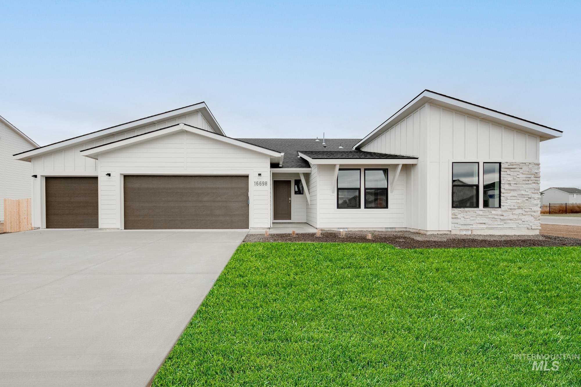 16698 Dunning Way, Caldwell, Idaho 83607, 4 Bedrooms, 2 Bathrooms, Residential For Sale, Price $424,990,MLS 98967489