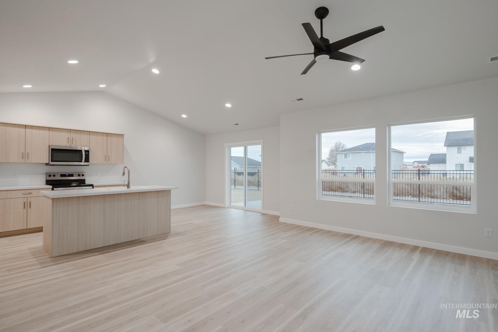 16698 Dunning Way, Caldwell, Idaho 83607, 4 Bedrooms, 2 Bathrooms, Residential For Sale, Price $424,990,MLS 98967489