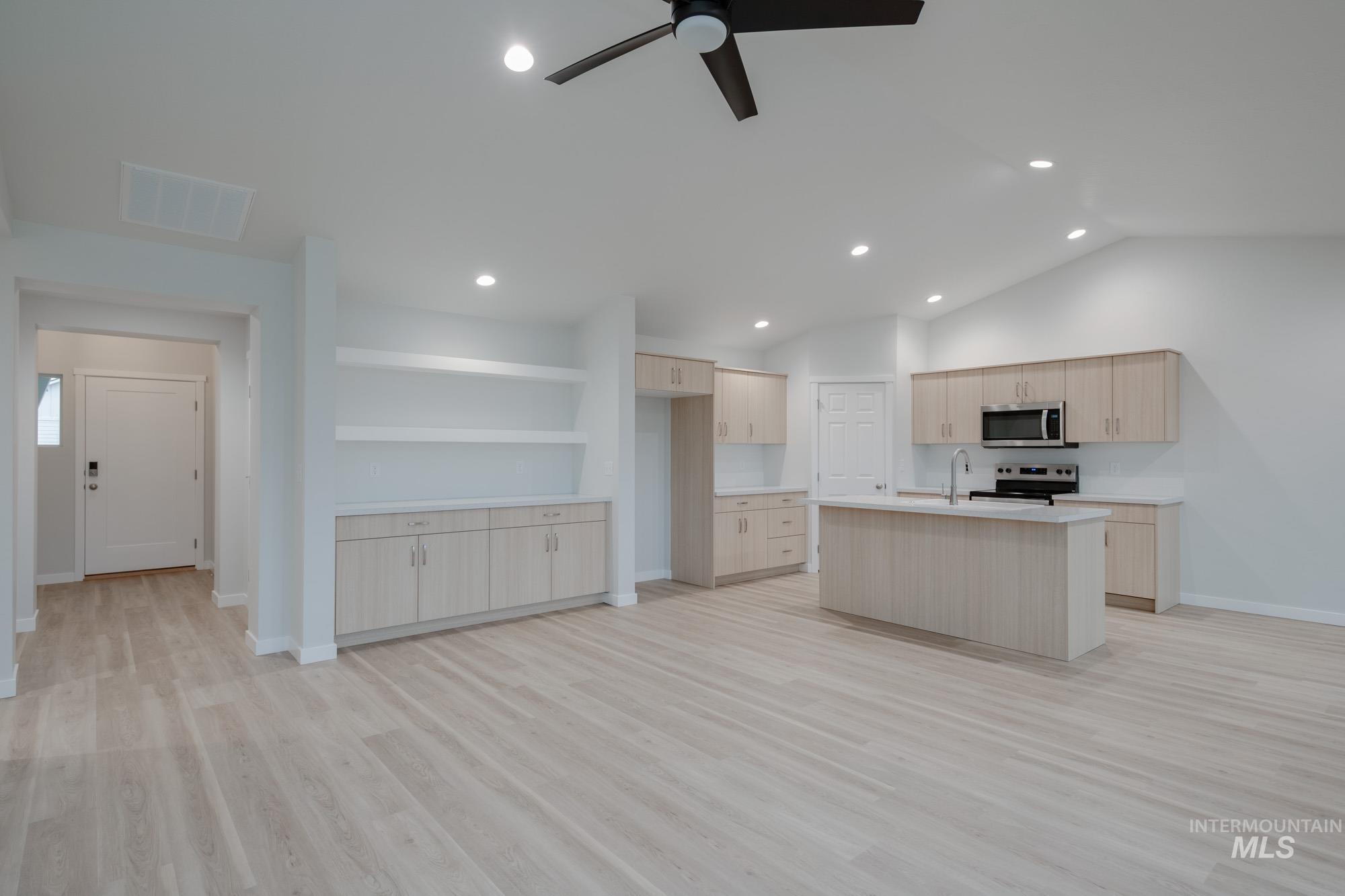 16698 Dunning Way, Caldwell, Idaho 83607, 4 Bedrooms, 2 Bathrooms, Residential For Sale, Price $424,990,MLS 98967489