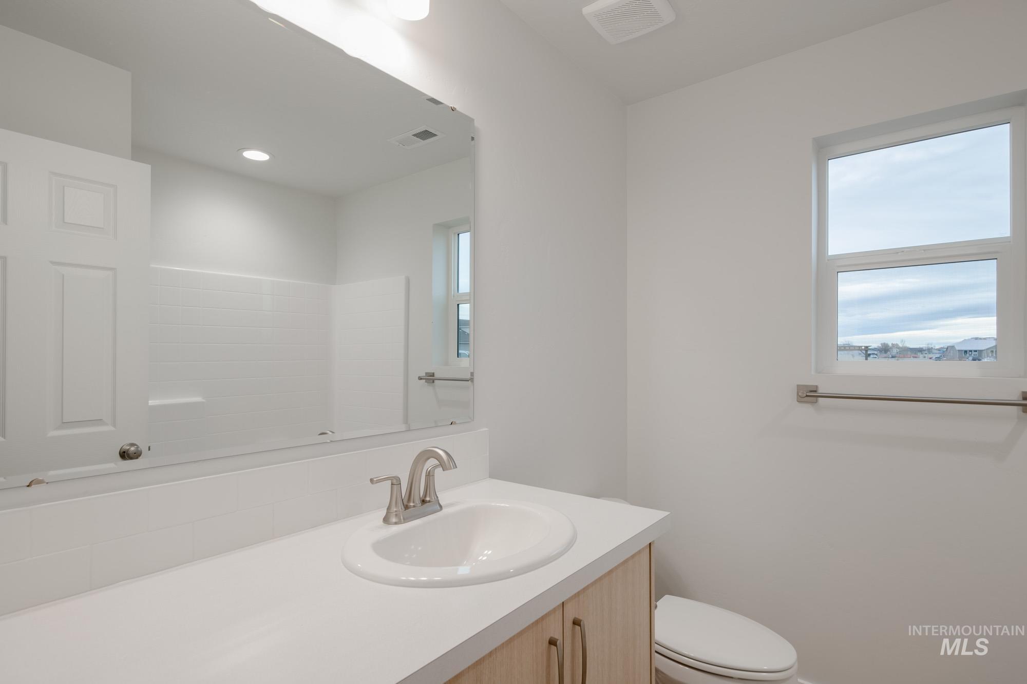 16698 Dunning Way, Caldwell, Idaho 83607, 4 Bedrooms, 2 Bathrooms, Residential For Sale, Price $424,990,MLS 98967489