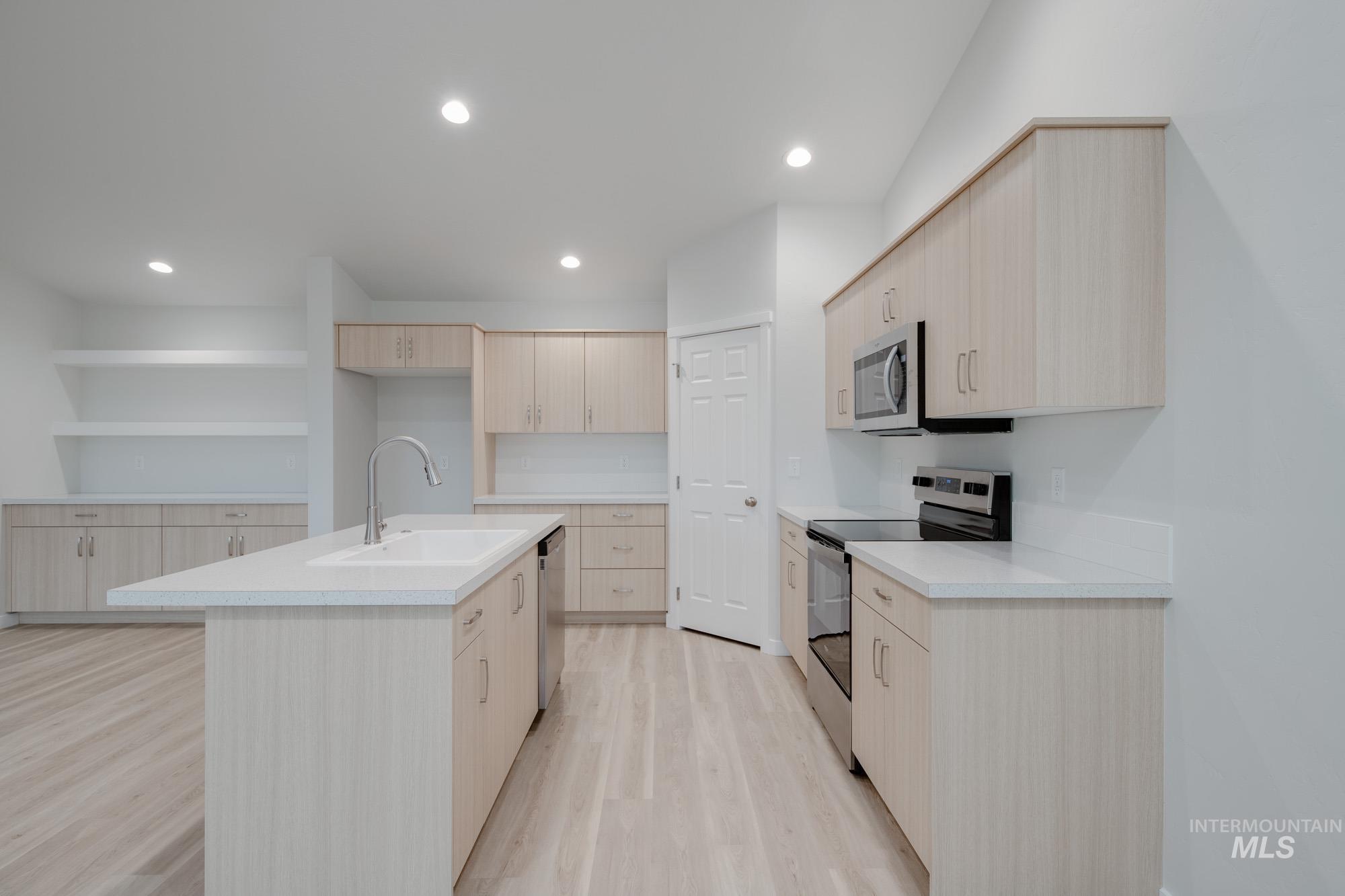 16698 Dunning Way, Caldwell, Idaho 83607, 4 Bedrooms, 2 Bathrooms, Residential For Sale, Price $424,990,MLS 98967489